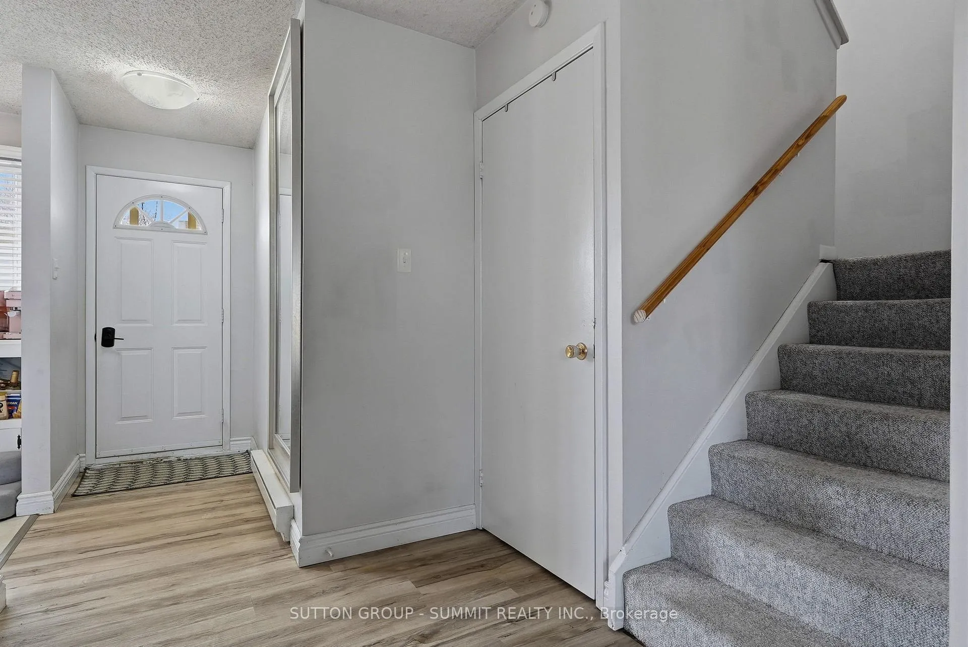 Photo 5 of 16 Lamson Crescent, Owen Sound — HOMEH