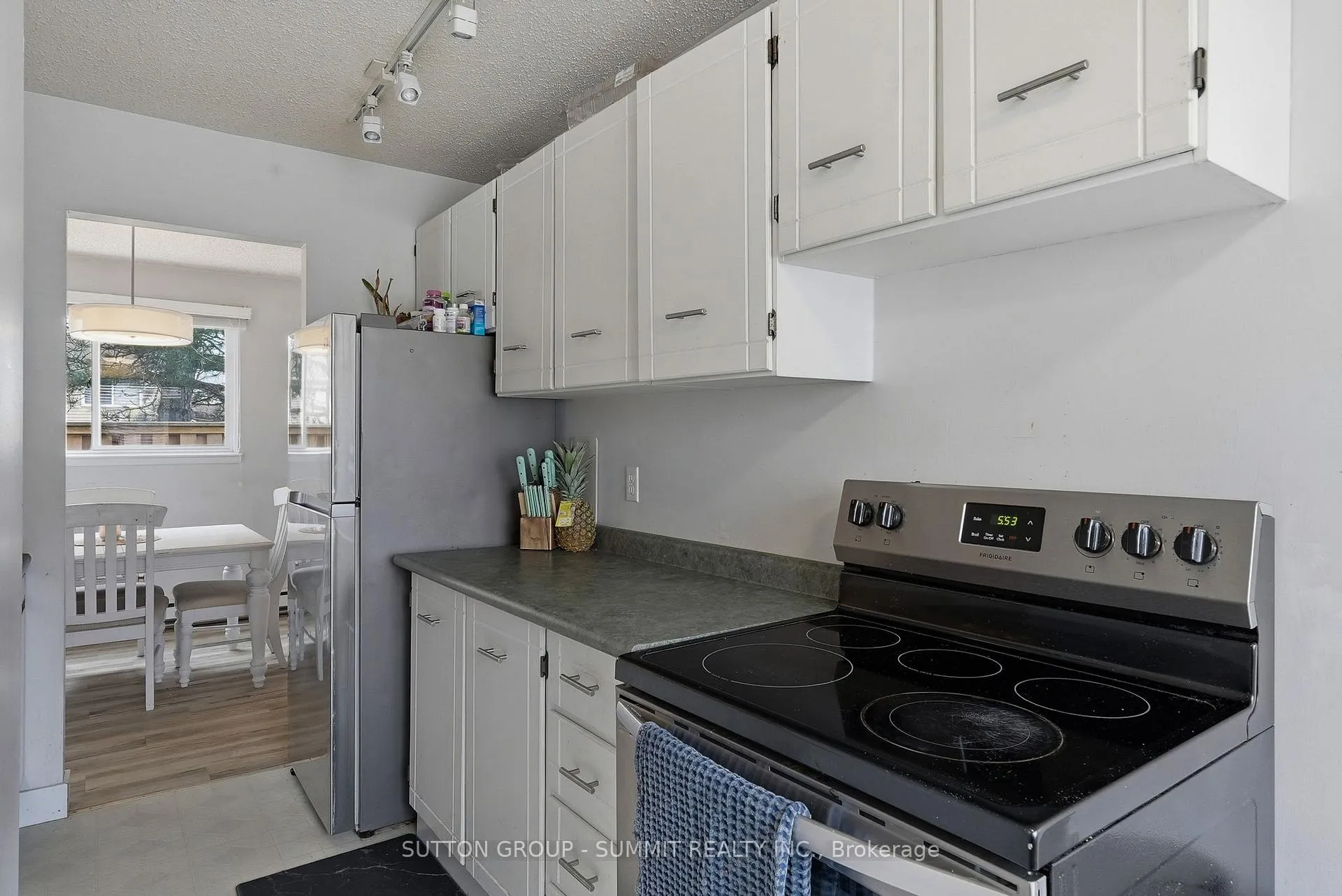 Photo 10 of 16 Lamson Crescent, Owen Sound — HOMEH
