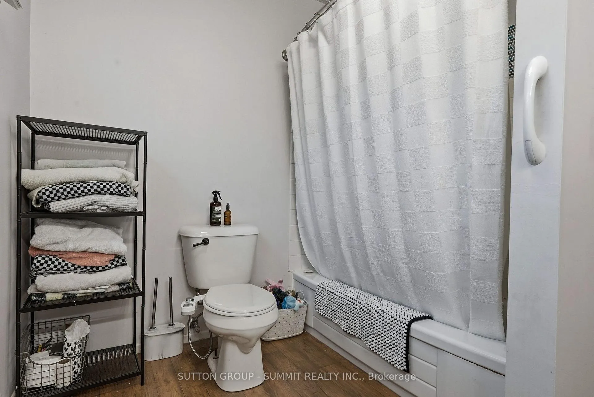 Photo 22 of 16 Lamson Crescent, Owen Sound — HOMEH