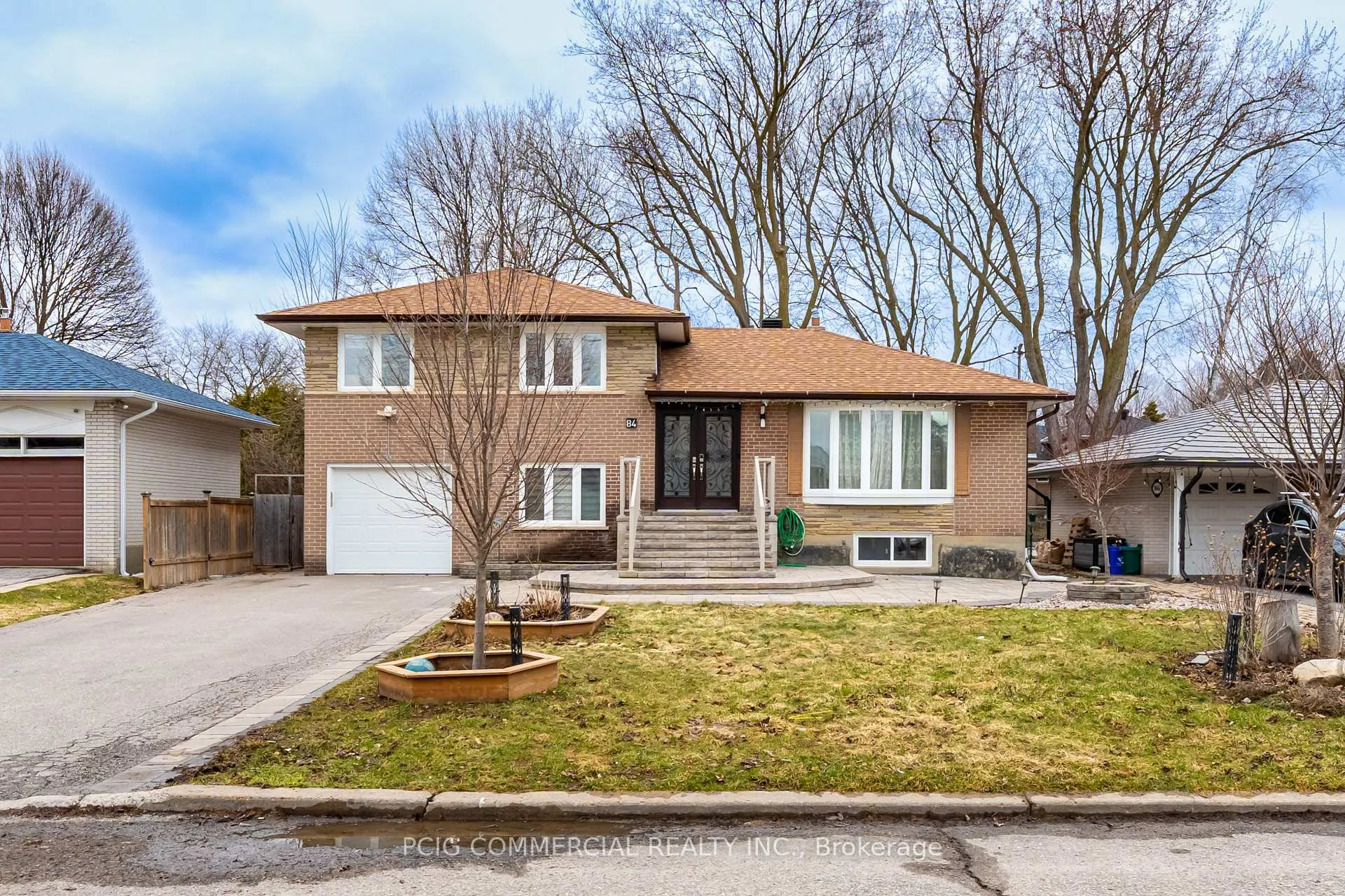 Photo 2 of 84 Lincoln Green Drive, Markham, Bullock — HOMEH