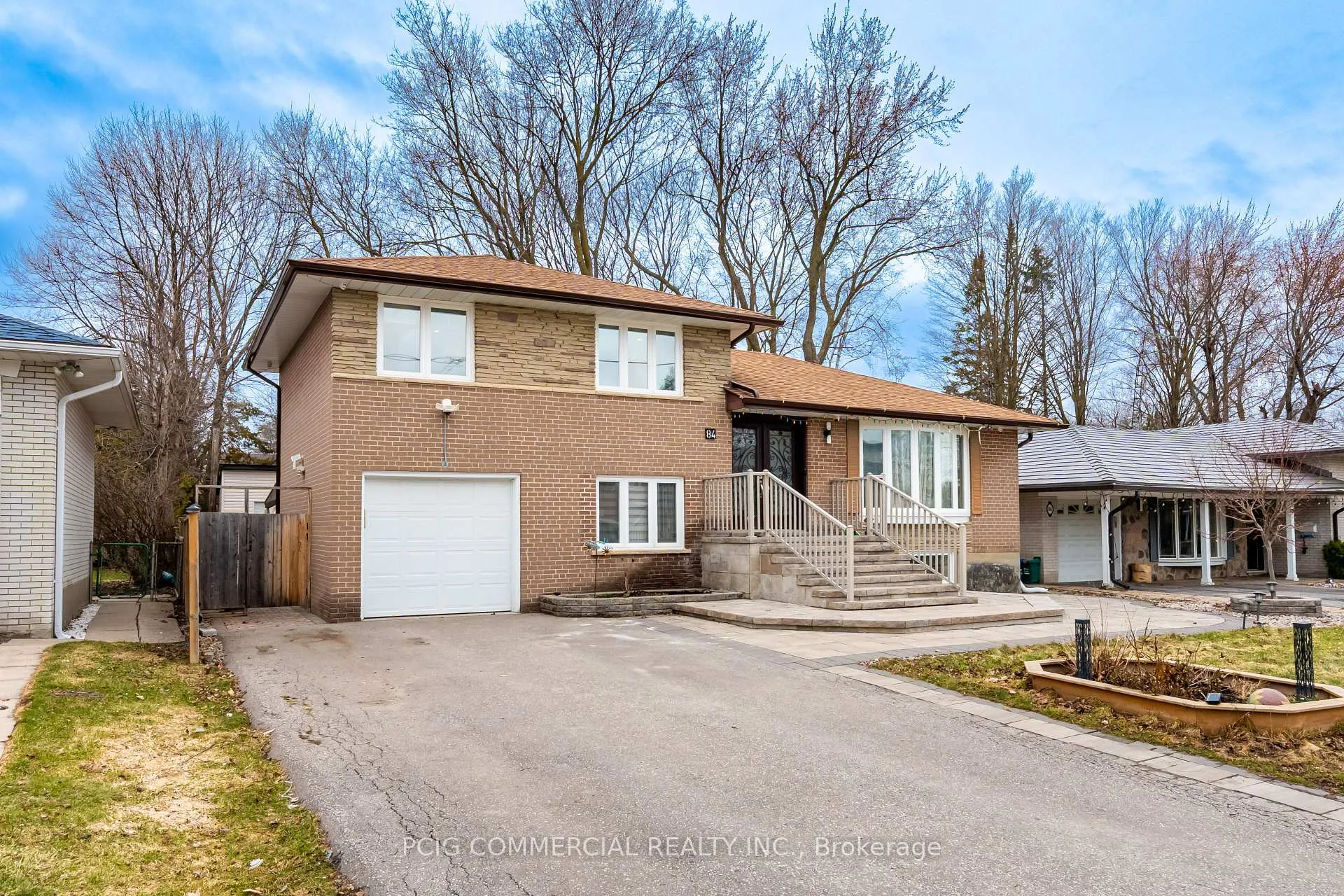 Photo 3 of 84 Lincoln Green Drive, Markham, Bullock — HOMEH