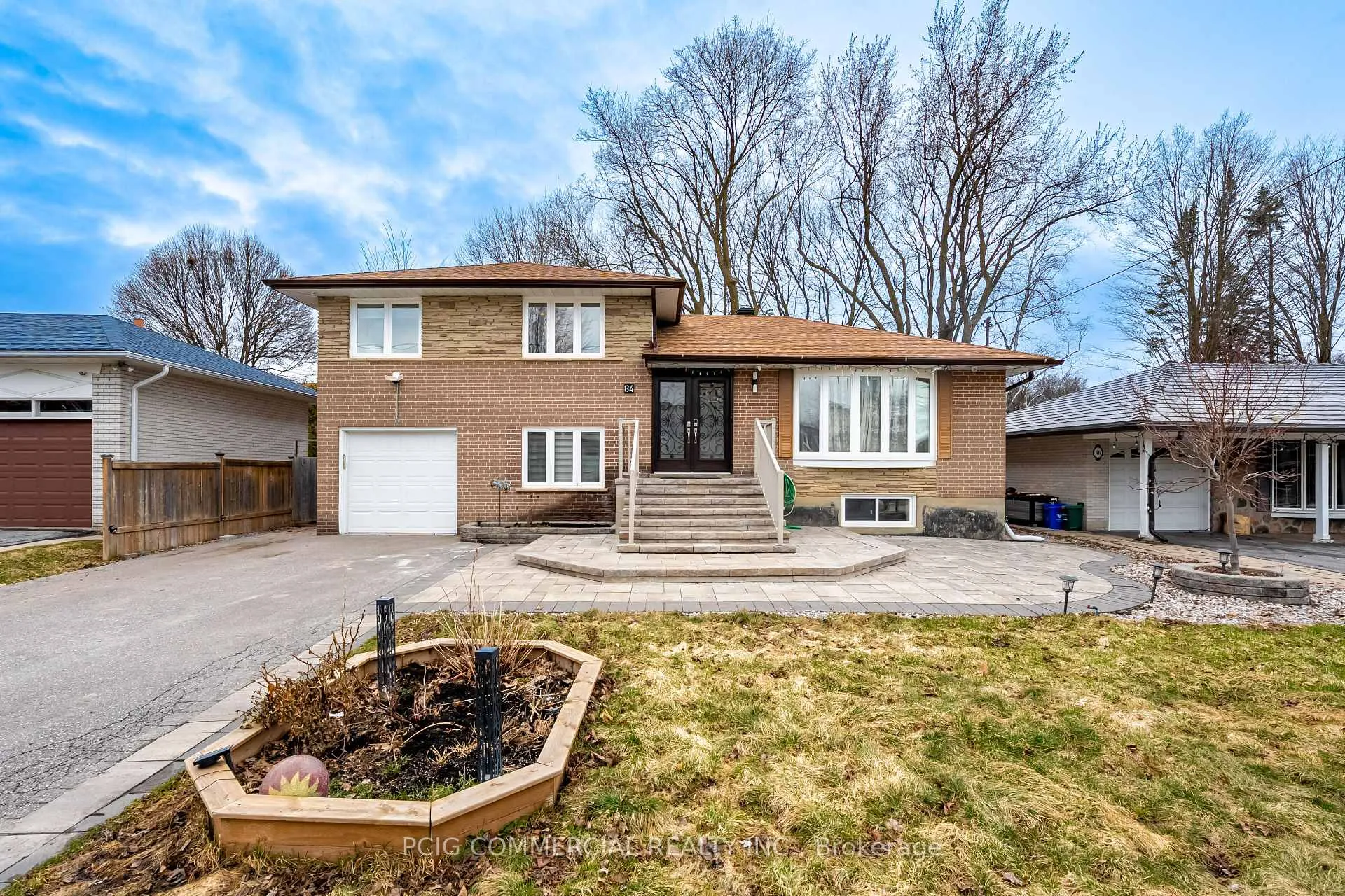 Photo 4 of 84 Lincoln Green Drive, Markham, Bullock — HOMEH