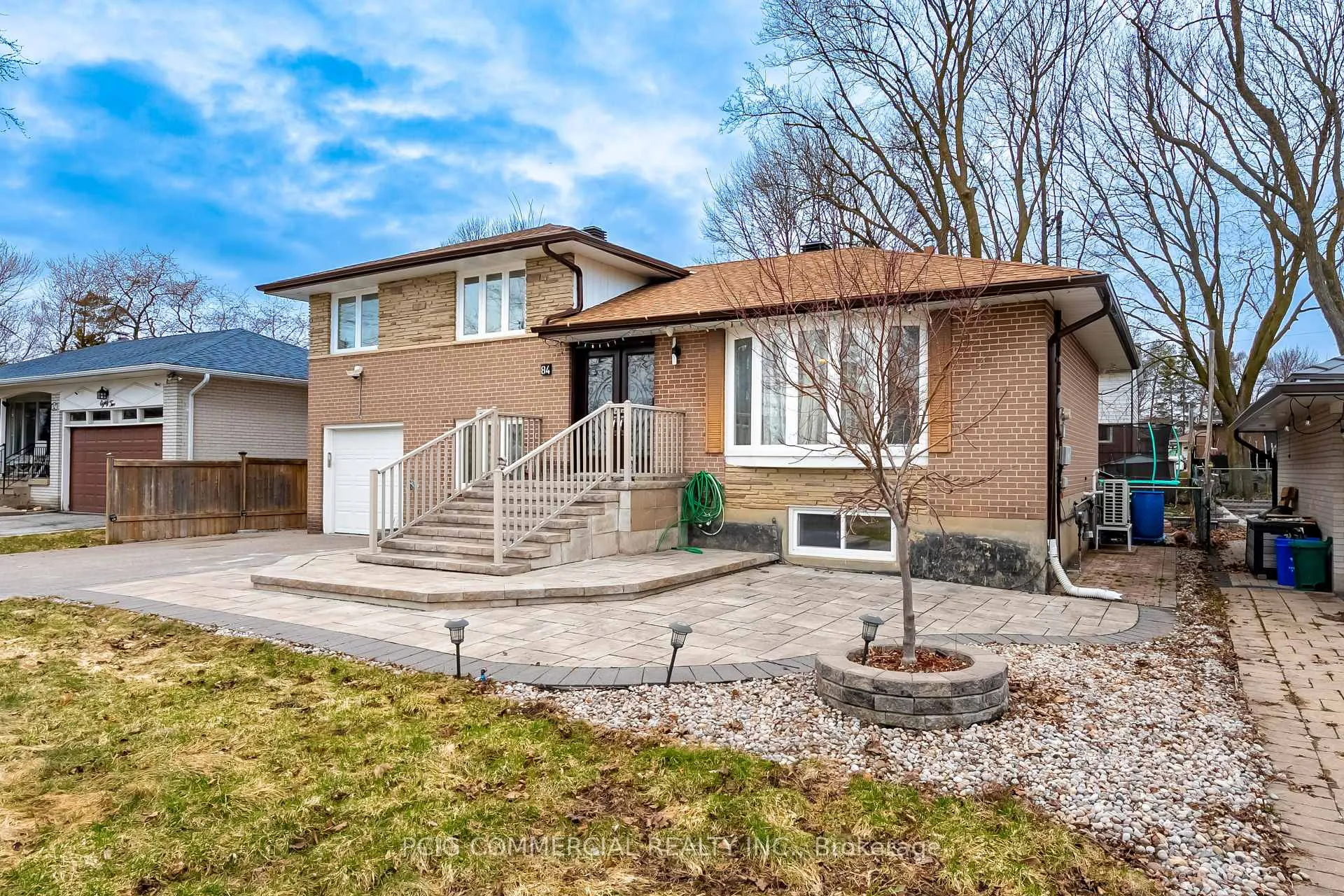 Photo 5 of 84 Lincoln Green Drive, Markham, Bullock — HOMEH