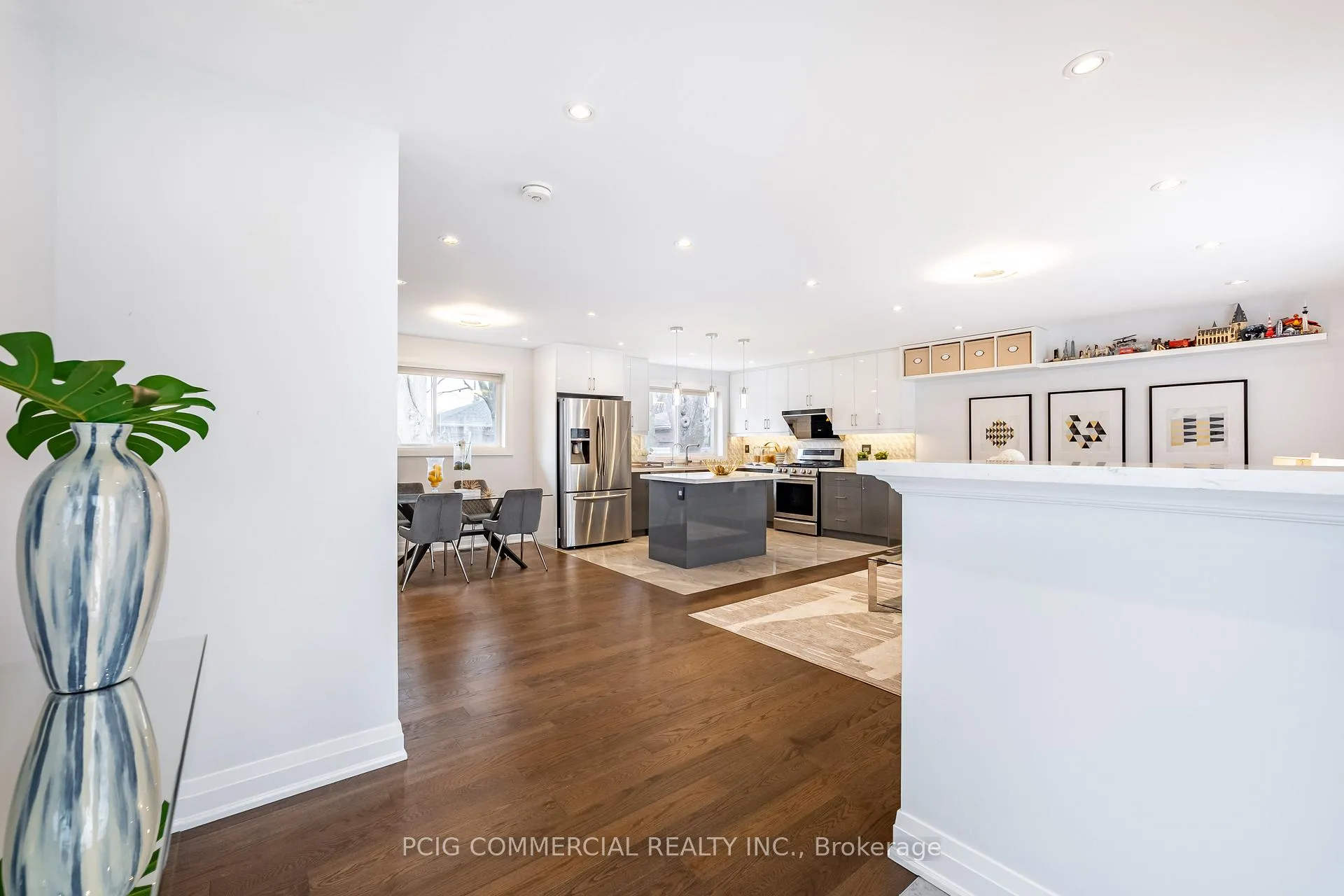 Photo 9 of 84 Lincoln Green Drive, Markham, Bullock — HOMEH