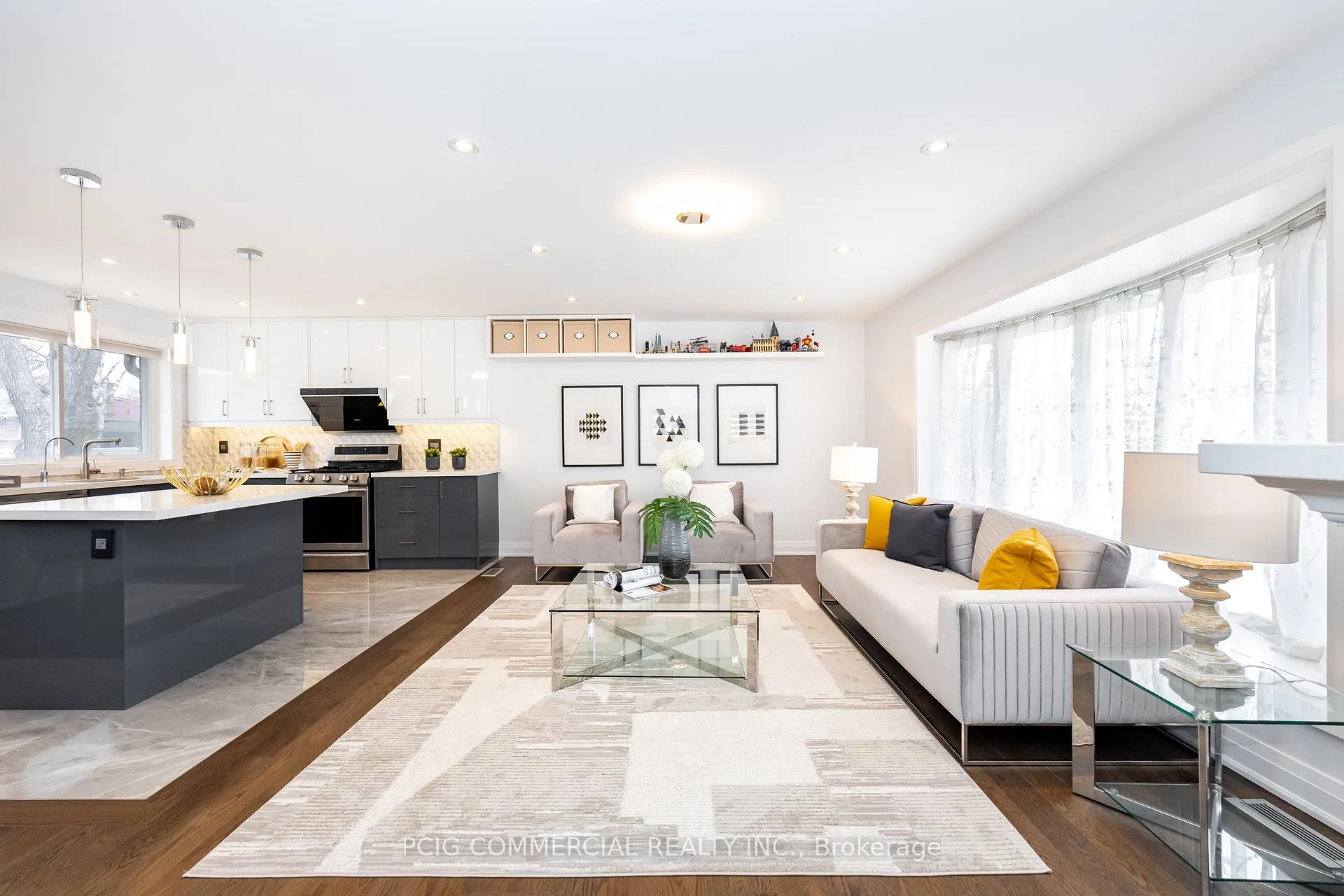 Photo 10 of 84 Lincoln Green Drive, Markham, Bullock — HOMEH