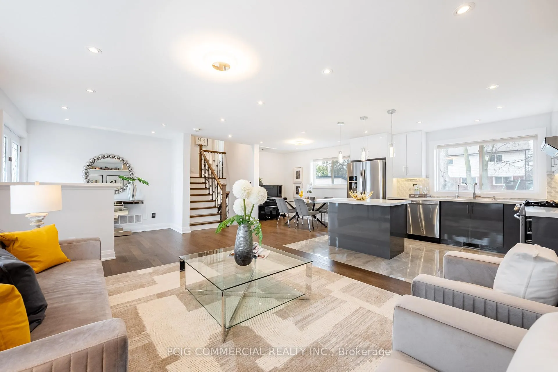 Photo 14 of 84 Lincoln Green Drive, Markham, Bullock — HOMEH