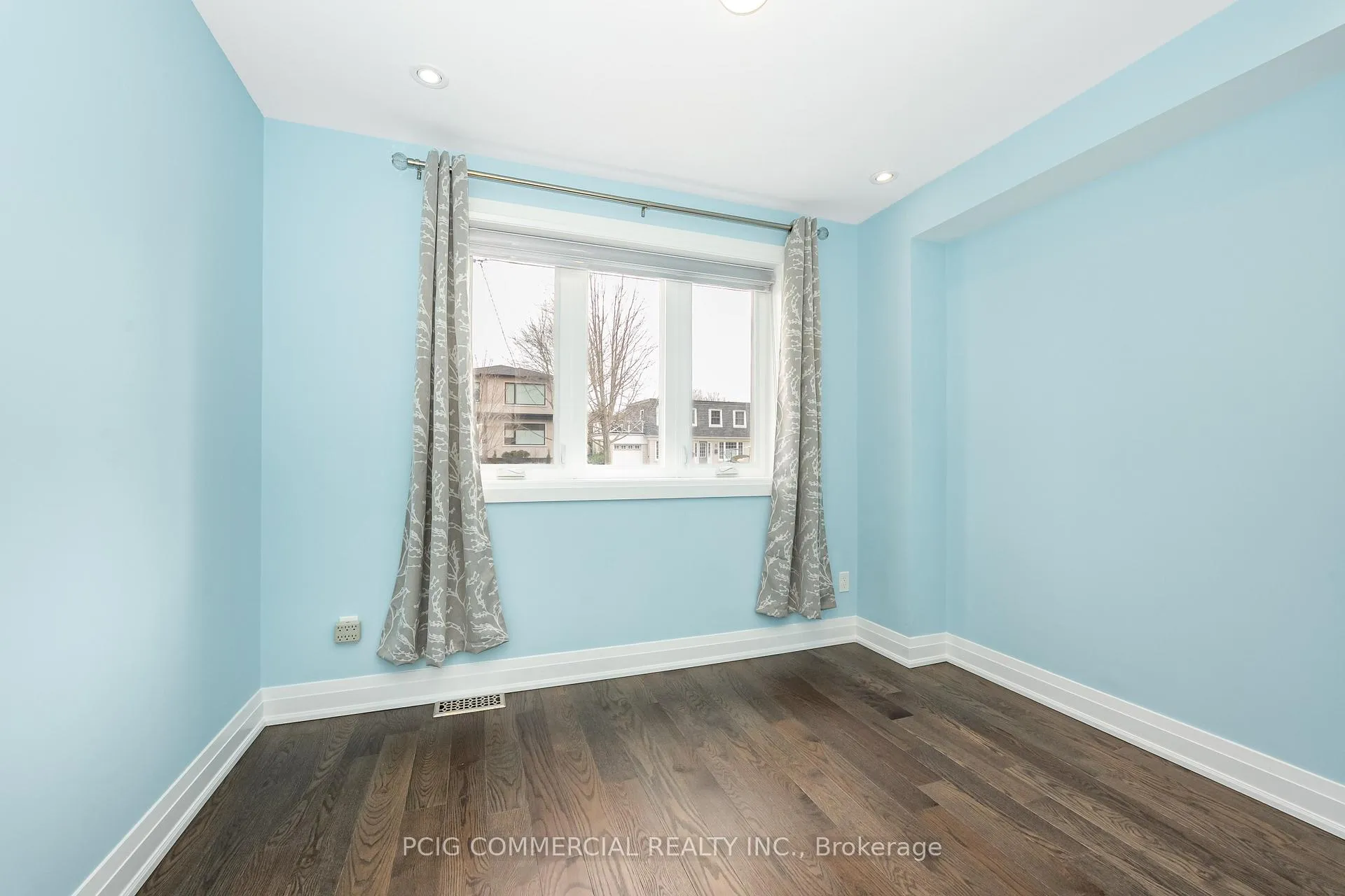 Photo 41 of 84 Lincoln Green Drive, Markham, Bullock — HOMEH