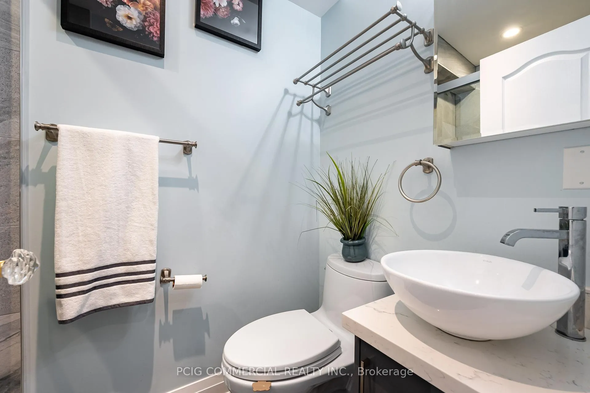 Photo 43 of 84 Lincoln Green Drive, Markham, Bullock — HOMEH