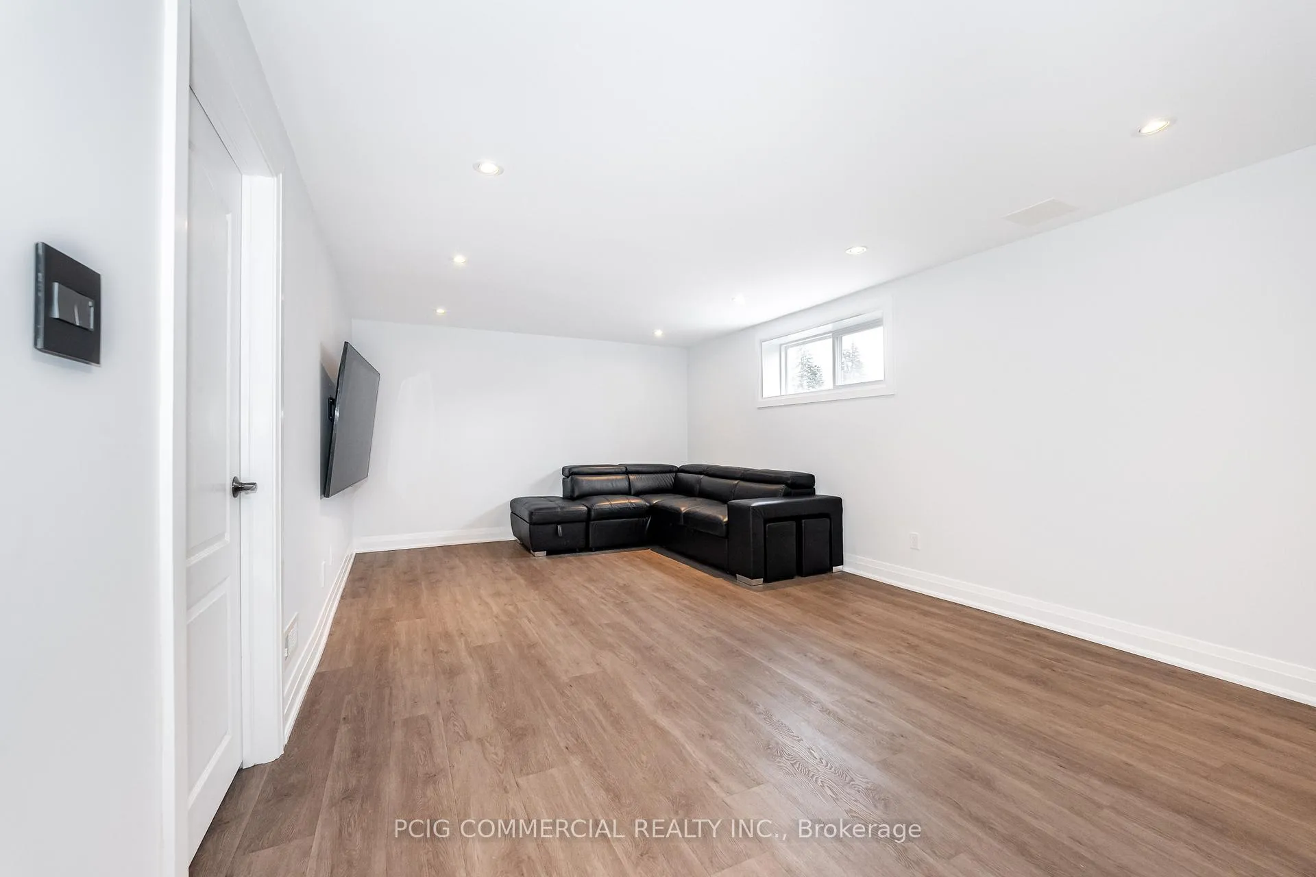 Photo 45 of 84 Lincoln Green Drive, Markham, Bullock — HOMEH