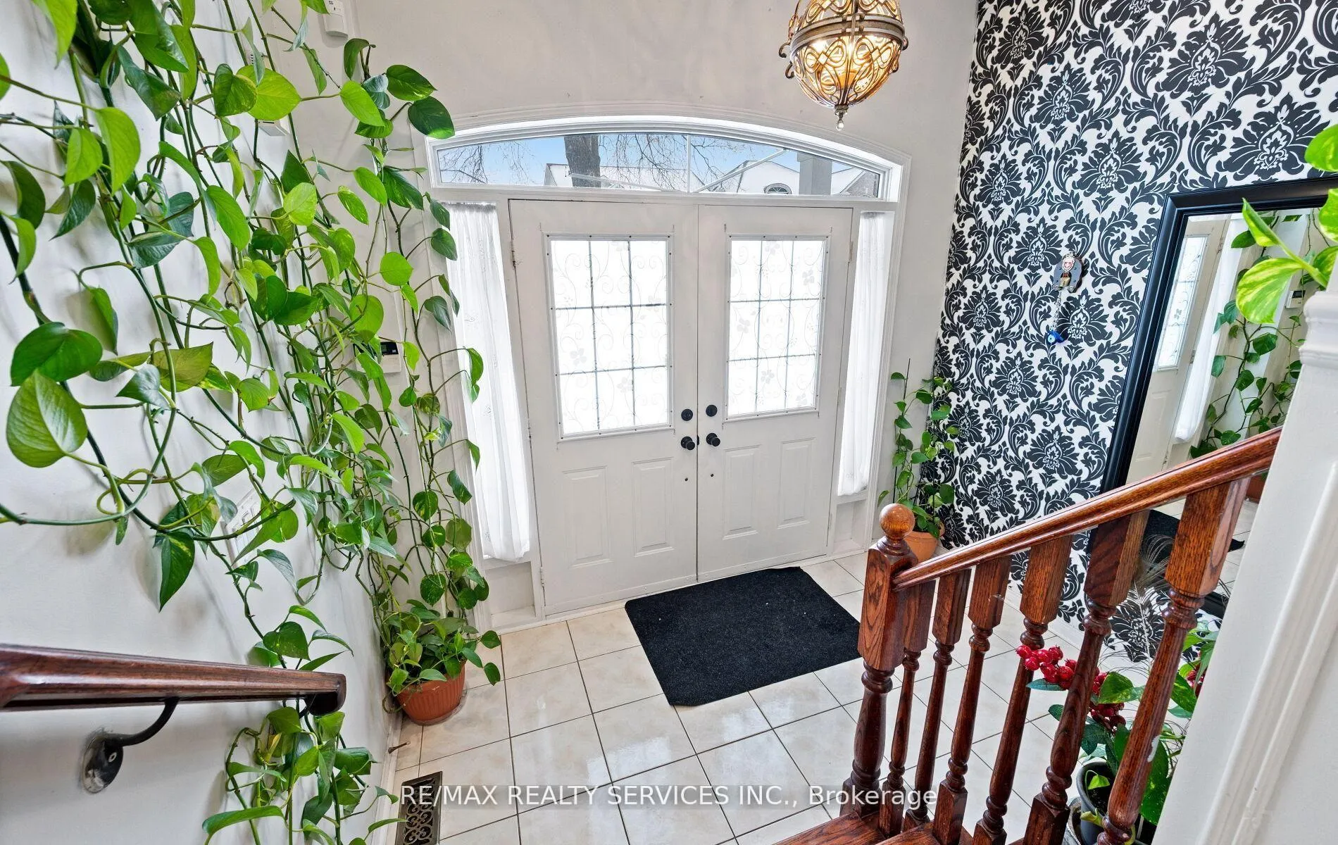 Photo 4 of 23 Edenvalley Road, Brampton, Fletcher's Meadow — HOMEH