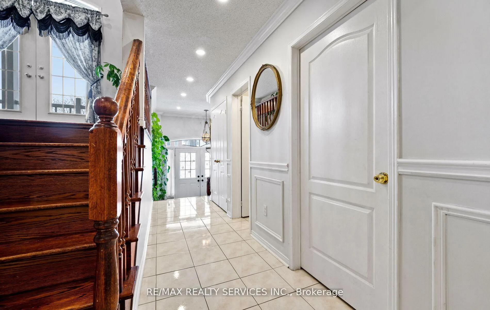 Photo 6 of 23 Edenvalley Road, Brampton, Fletcher's Meadow — HOMEH