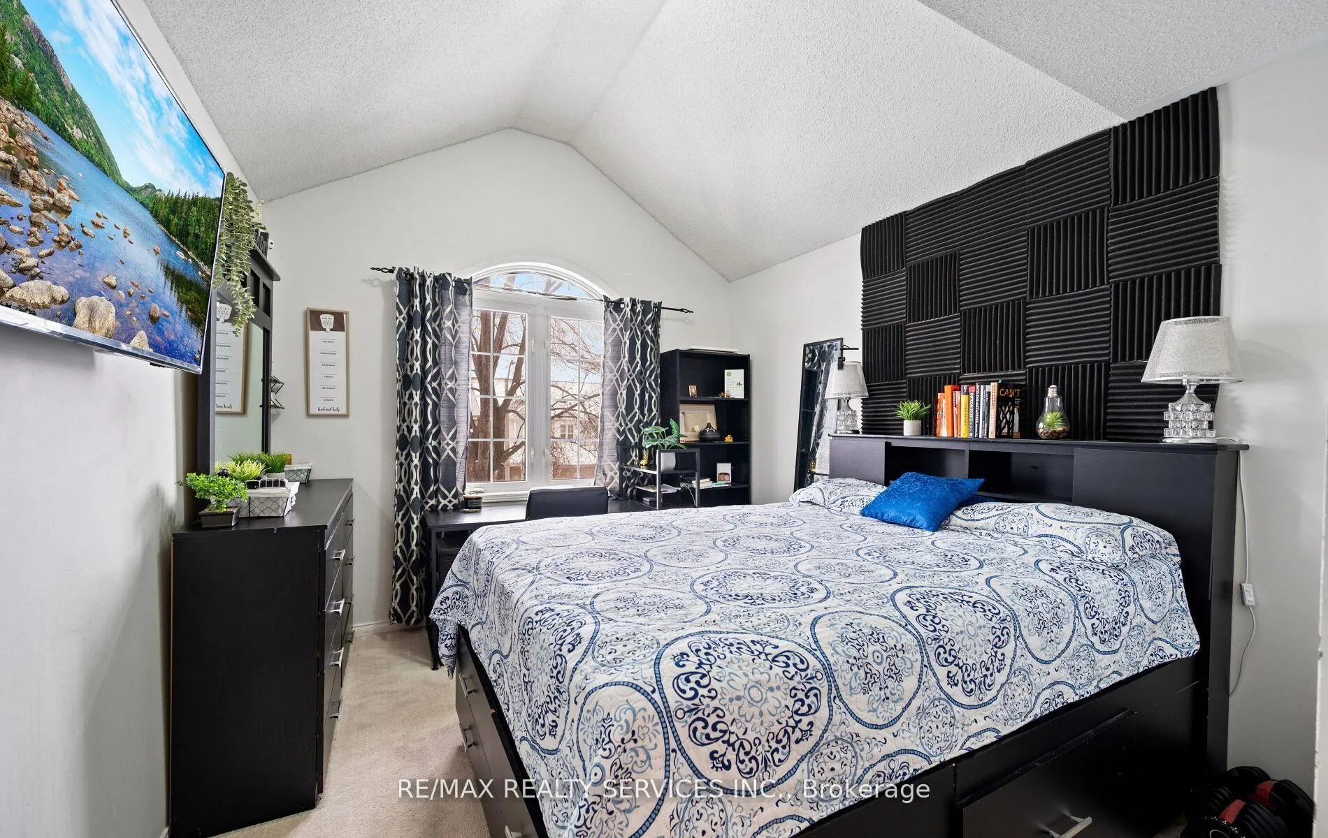 Photo 34 of 23 Edenvalley Road, Brampton, Fletcher's Meadow — HOMEH