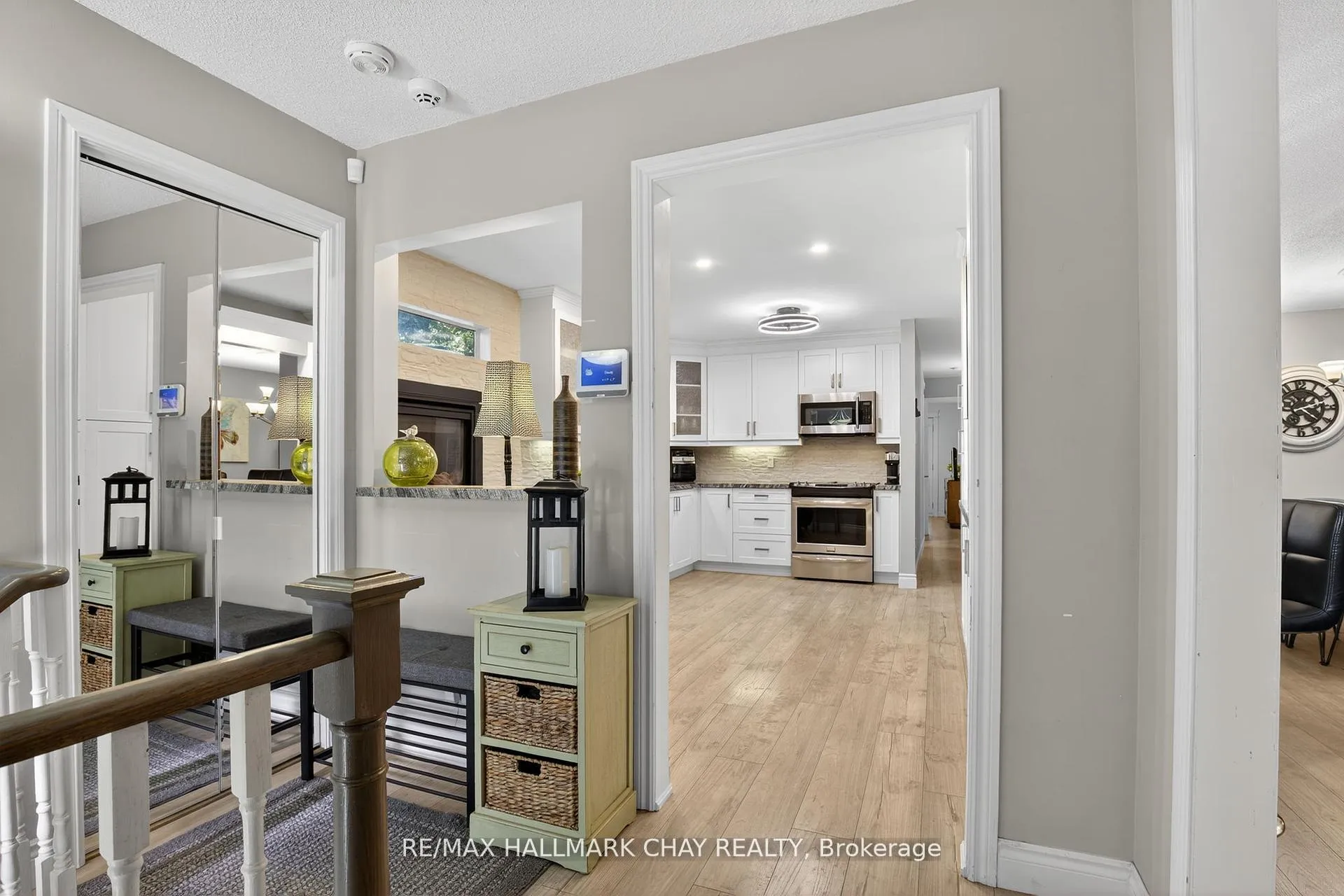 Photo 7 of 155 Maple Avenue, Barrie, City Centre — HOMEH
