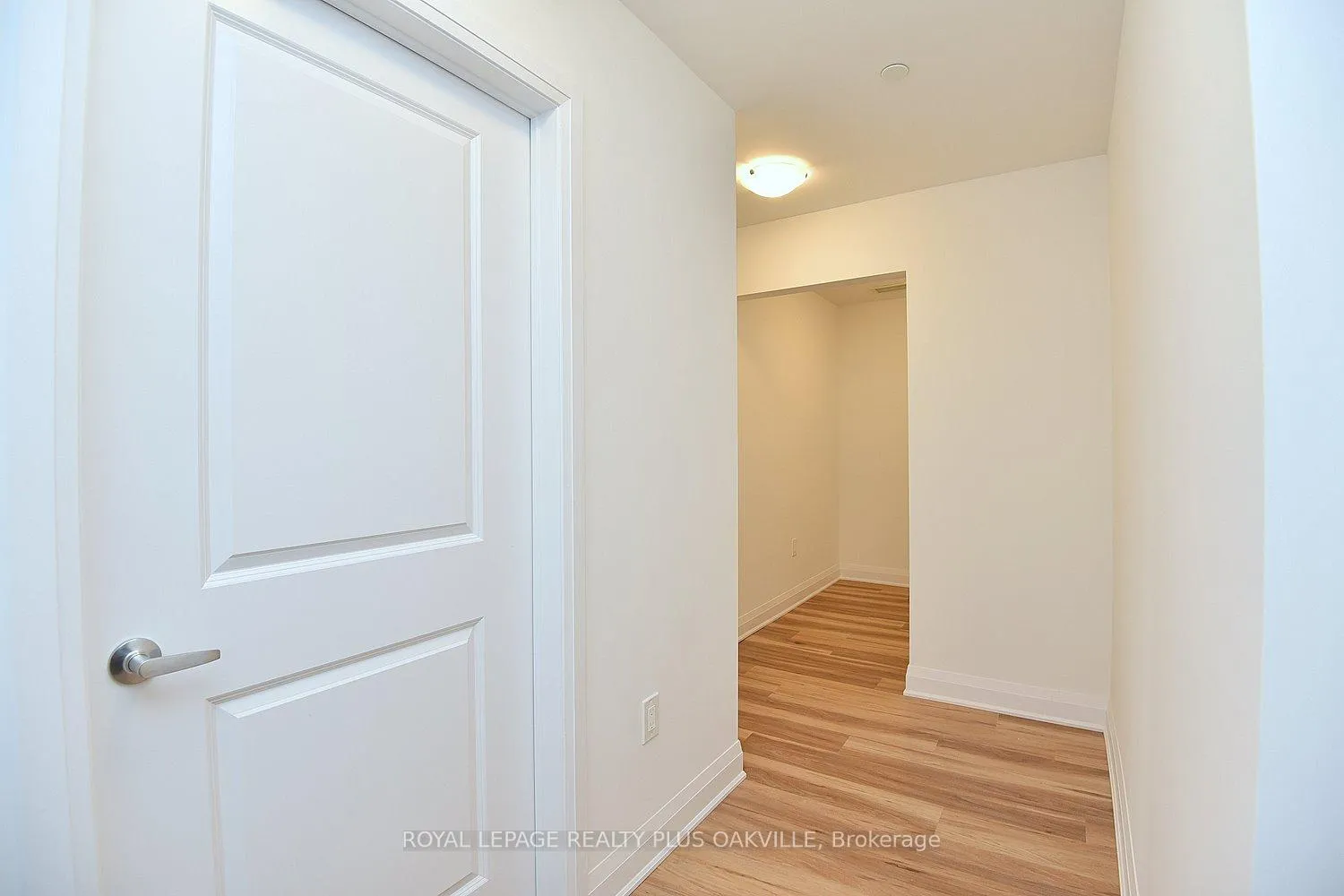 Photo 5 of Unit 211, 1936 Rymal Road, Hamilton, Stoney Creek Mountain — HOMEH