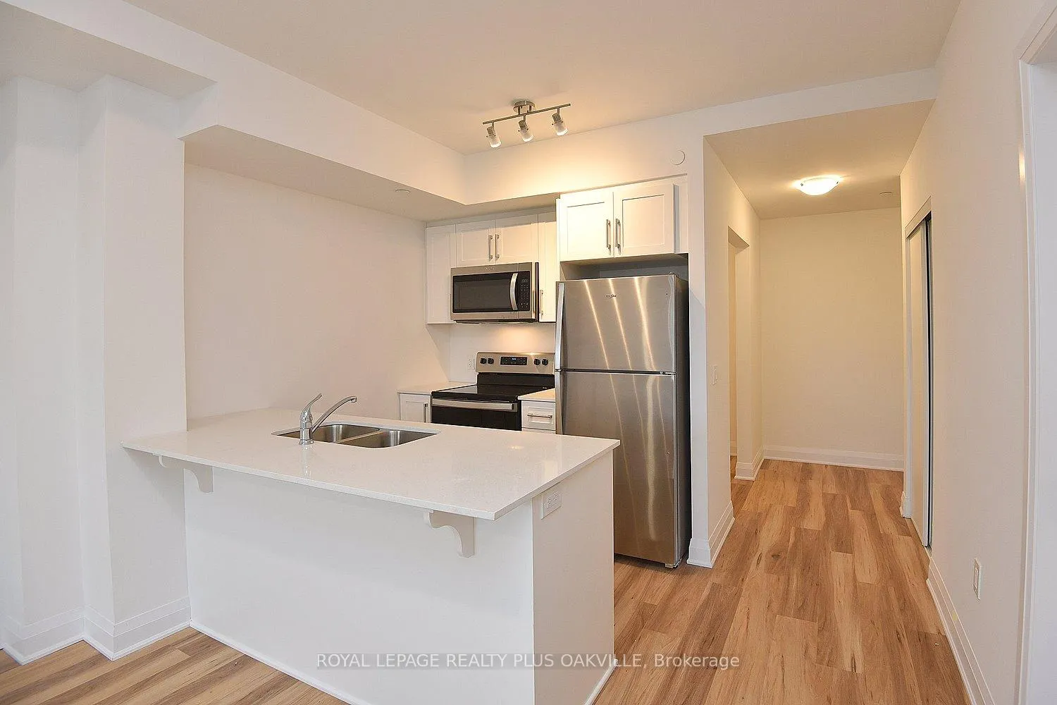 Photo 12 of Unit 211, 1936 Rymal Road, Hamilton, Stoney Creek Mountain — HOMEH