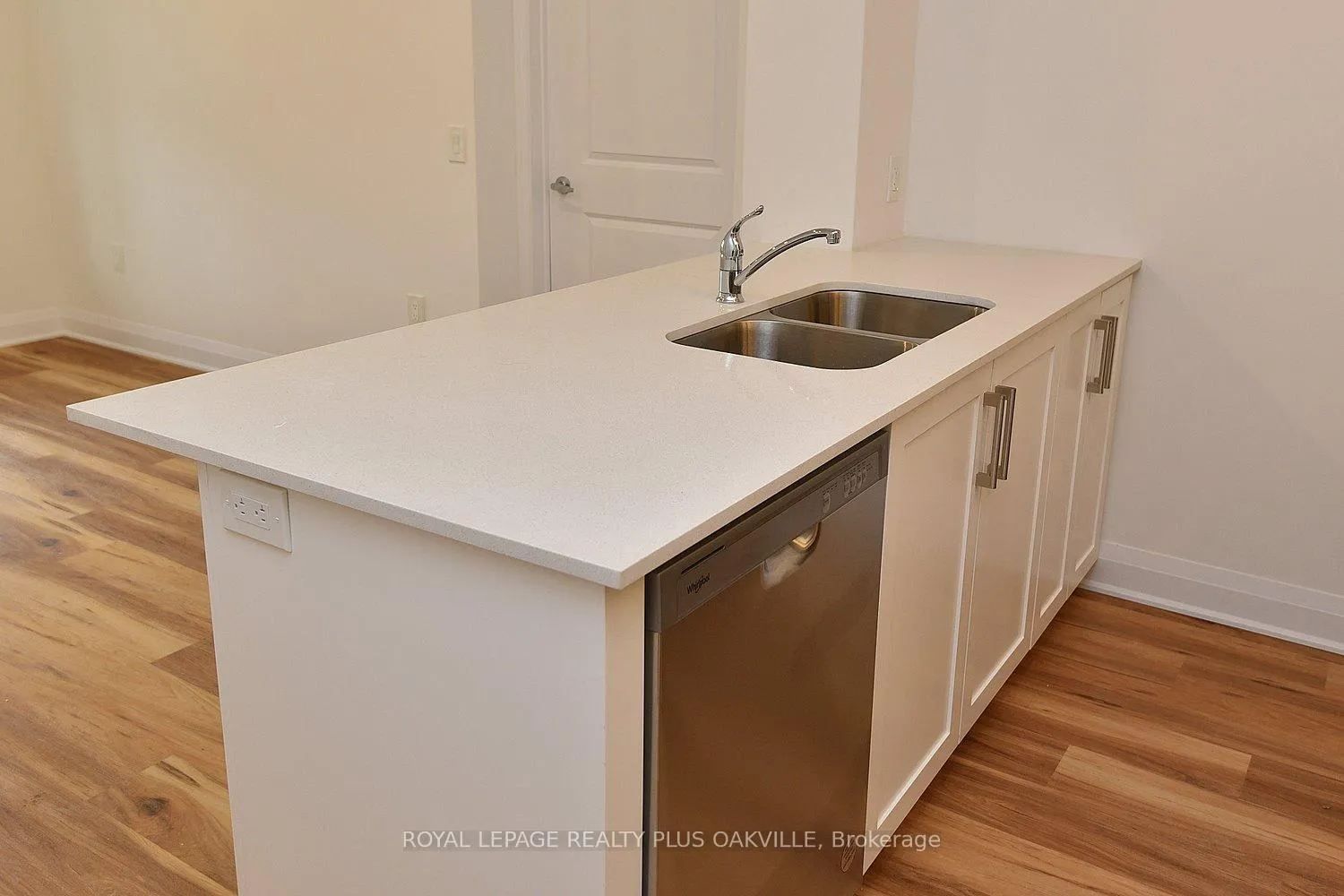 Photo 14 of Unit 211, 1936 Rymal Road, Hamilton, Stoney Creek Mountain — HOMEH