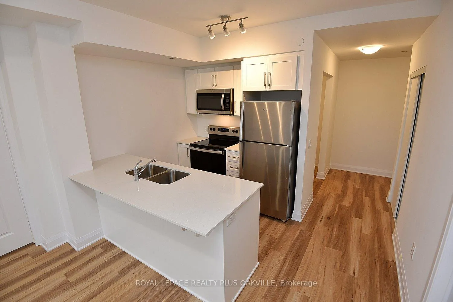 Photo 16 of Unit 211, 1936 Rymal Road, Hamilton, Stoney Creek Mountain — HOMEH
