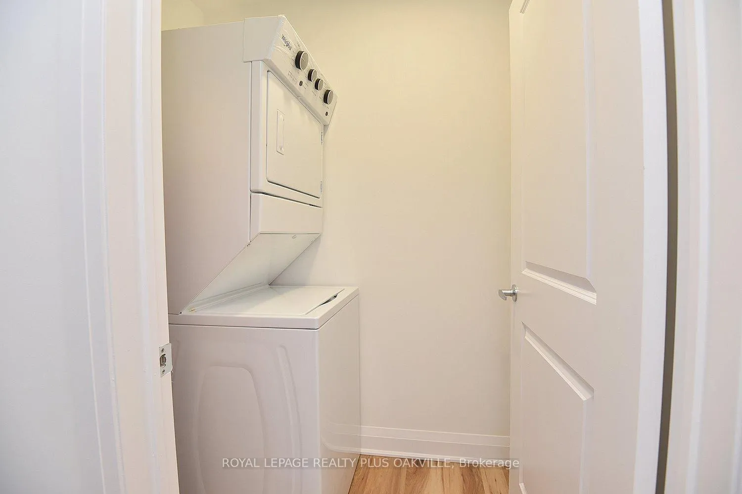 Photo 33 of Unit 211, 1936 Rymal Road, Hamilton, Stoney Creek Mountain — HOMEH
