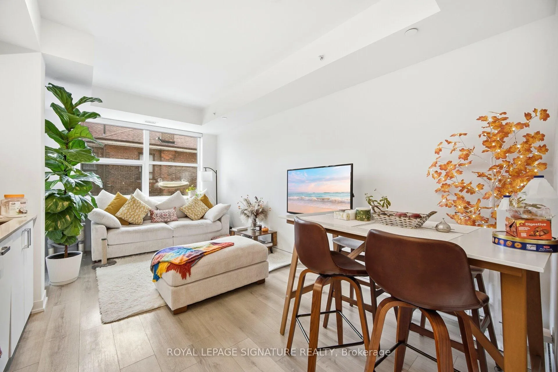 Photo 8 of Unit 208, 1787 St Clair Avenue W, Toronto, Weston-Pellam Park — HOMEH