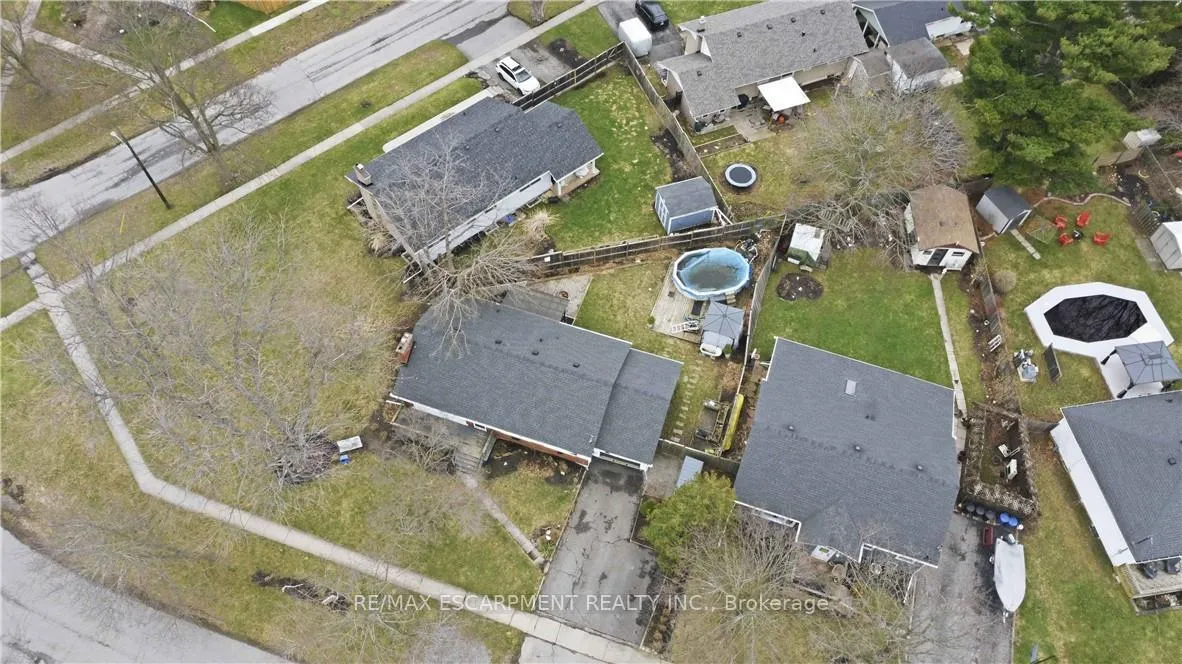 Photo 2 of 40 Nickerson Avenue, St. Catharines, Vine/Linwell — HOMEH