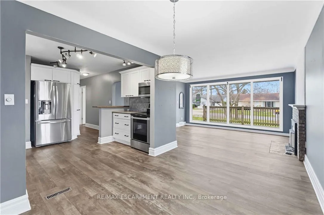 Photo 6 of 40 Nickerson Avenue, St. Catharines, Vine/Linwell — HOMEH
