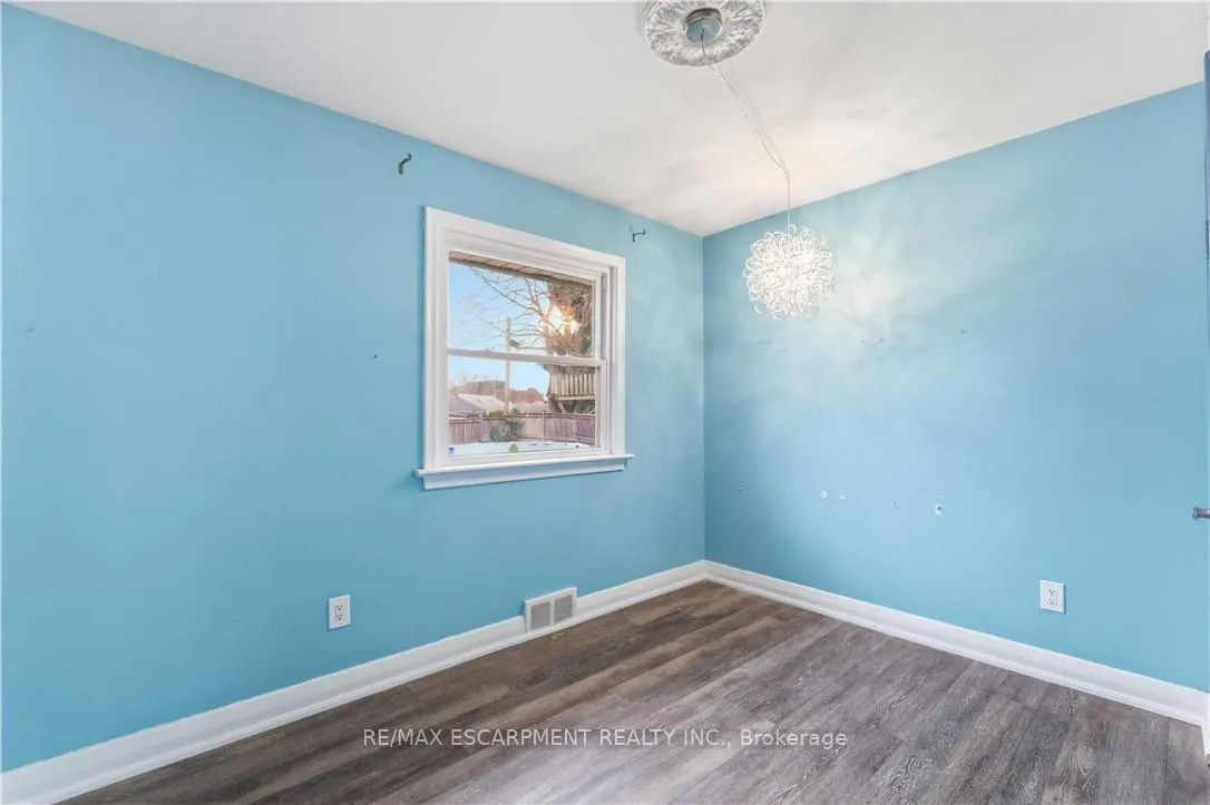 Photo 12 of 40 Nickerson Avenue, St. Catharines, Vine/Linwell — HOMEH