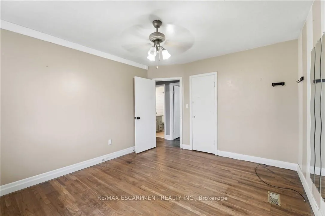 Photo 15 of 40 Nickerson Avenue, St. Catharines, Vine/Linwell — HOMEH