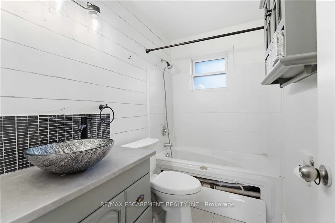 Photo 18 of 40 Nickerson Avenue, St. Catharines, Vine/Linwell — HOMEH
