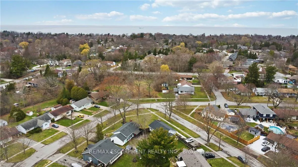 Photo 36 of 40 Nickerson Avenue, St. Catharines, Vine/Linwell — HOMEH