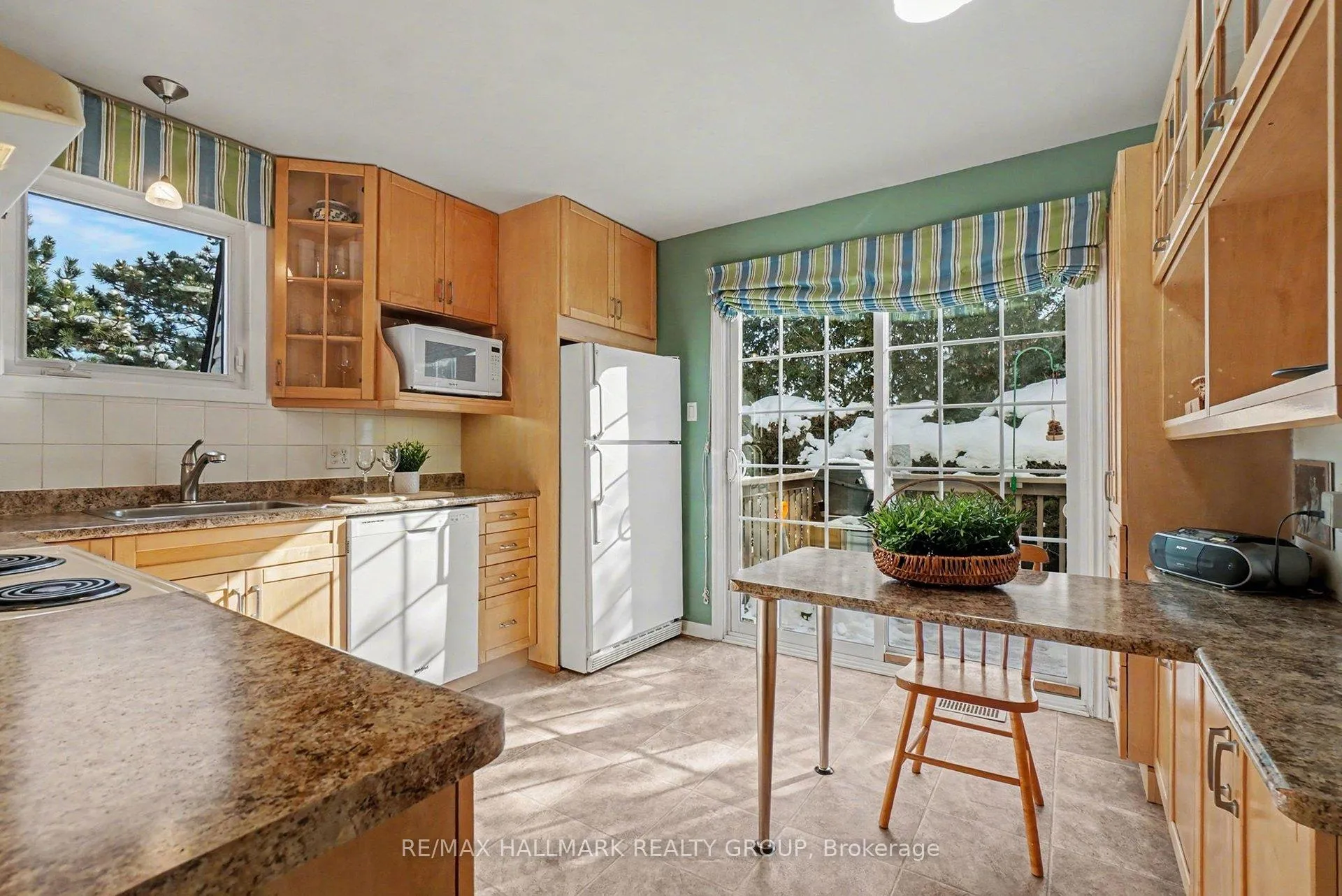 Photo 7 of 1044 Adley Road, Ottawa, Carson Grove — HOMEH