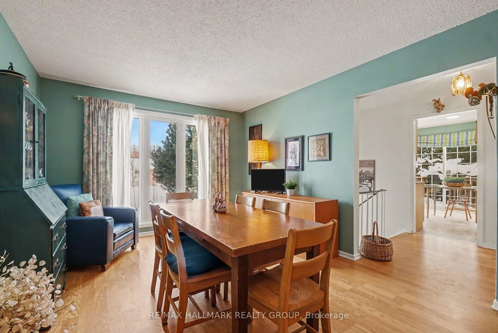 Photo 11 of 1044 Adley Road, Ottawa, Carson Grove — HOMEH