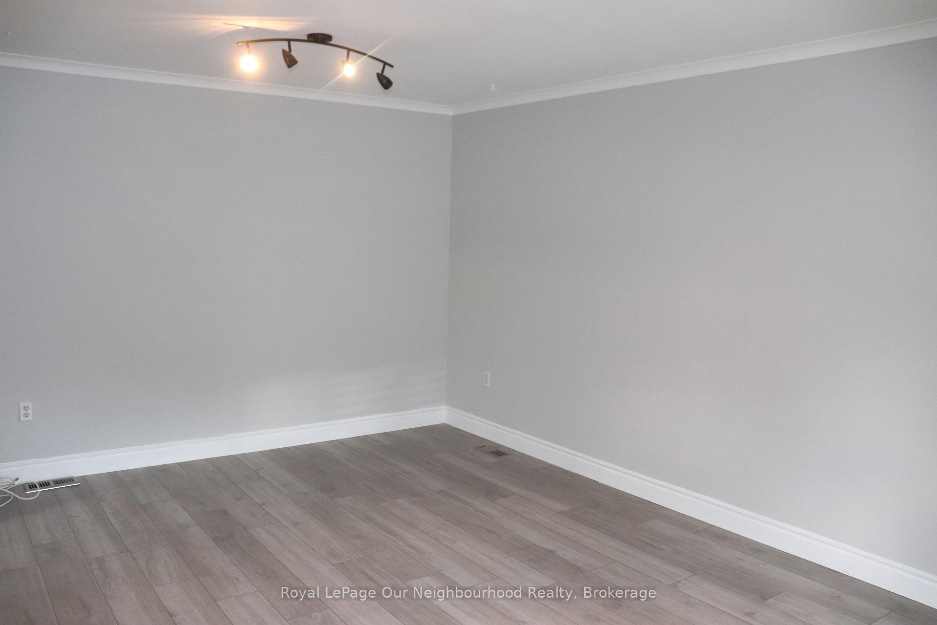 Photo 7 of 78 South Drive, Kitchener — HOMEH