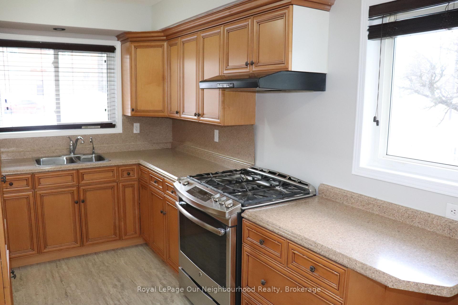 Photo 9 of 78 South Drive, Kitchener — HOMEH