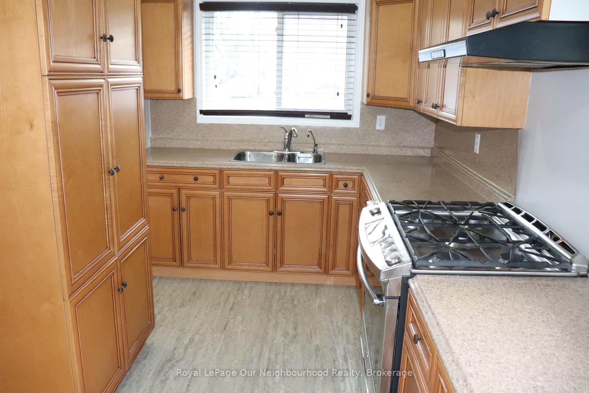 Photo 11 of 78 South Drive, Kitchener — HOMEH