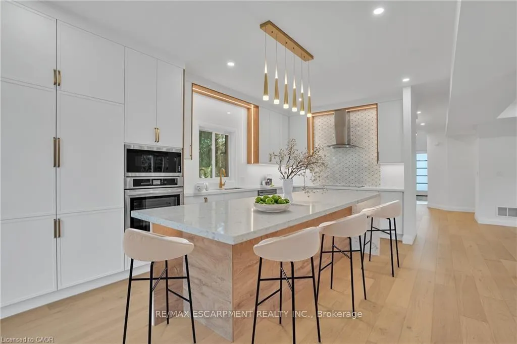 Photo 3 of 390 Southcote Road, Hamilton, Ancaster — HOMEH