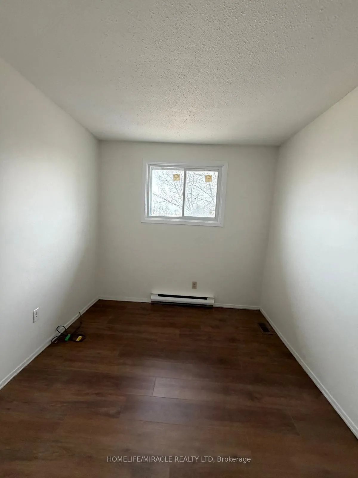 Photo 15 of 39 Coventry Crescent, Kingston, West of Sir John A. Blvd — HOMEH