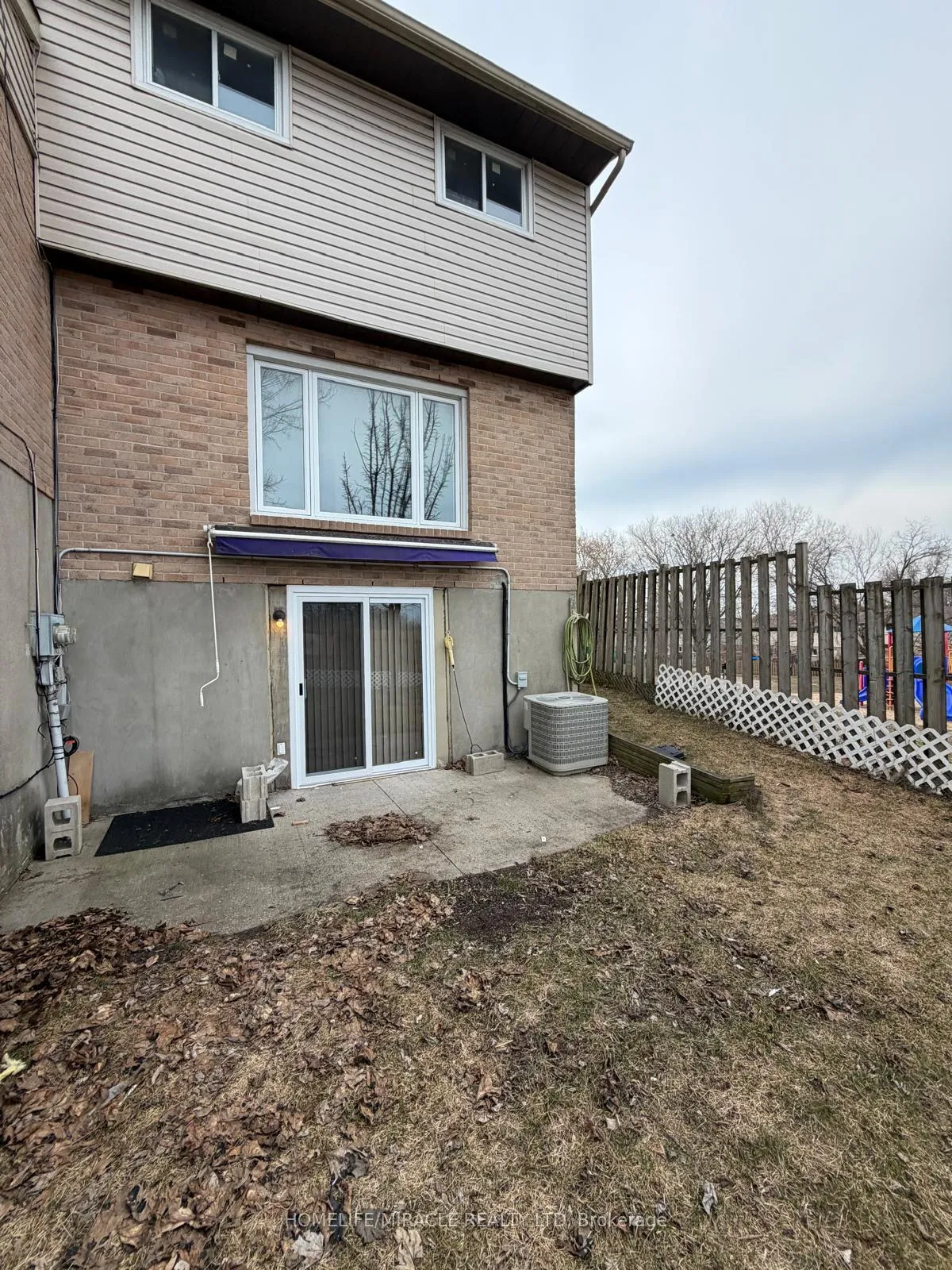 Photo 22 of 39 Coventry Crescent, Kingston, West of Sir John A. Blvd — HOMEH