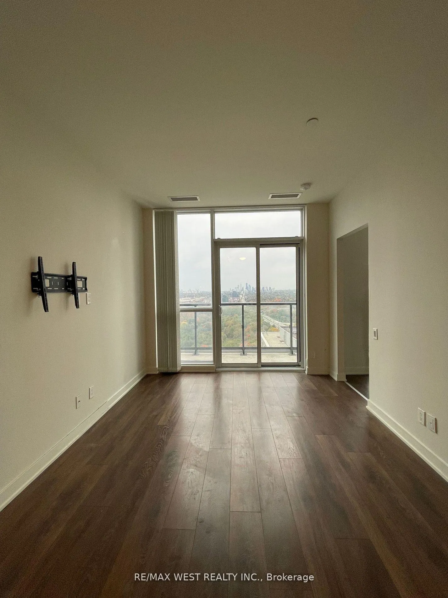 Photo 4 of Unit 2901, 2 Sonic Way, Toronto, Flemingdon Park — HOMEH