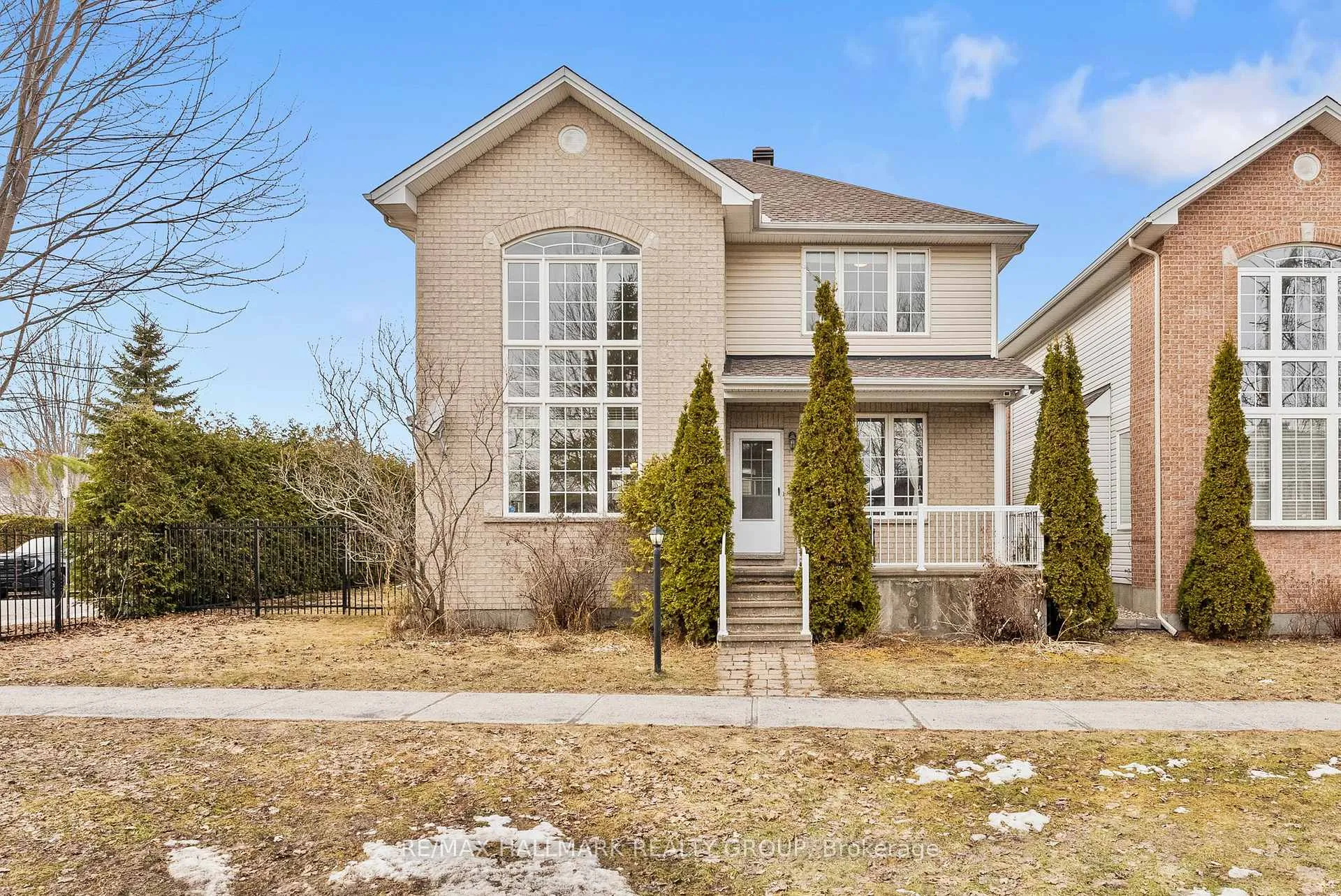Photo 2 of 303 Parkin Circle, Ottawa, Blossom Park/Kemp Park/Findlay Creek — HOMEH
