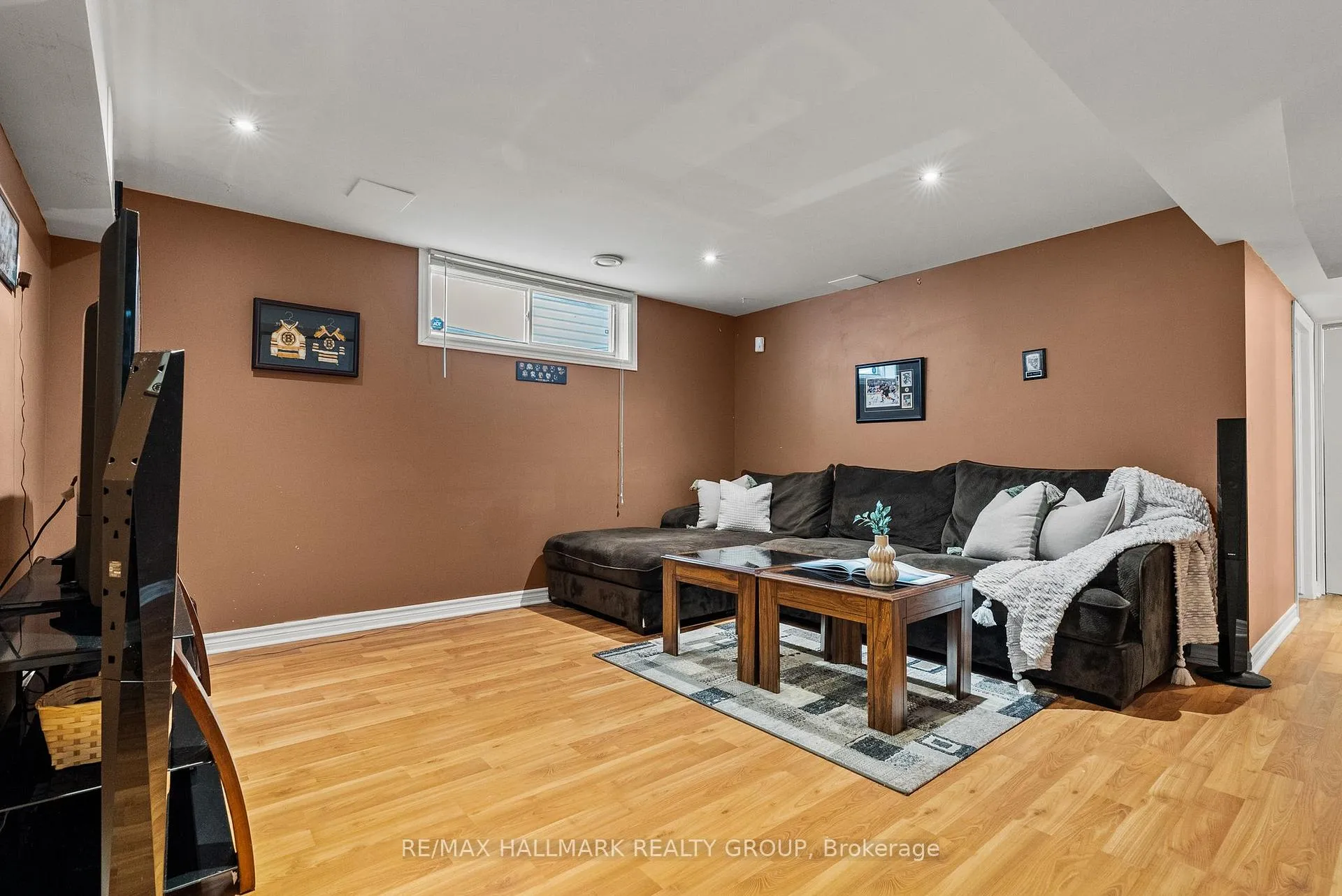 Photo 32 of 303 Parkin Circle, Ottawa, Blossom Park/Kemp Park/Findlay Creek — HOMEH