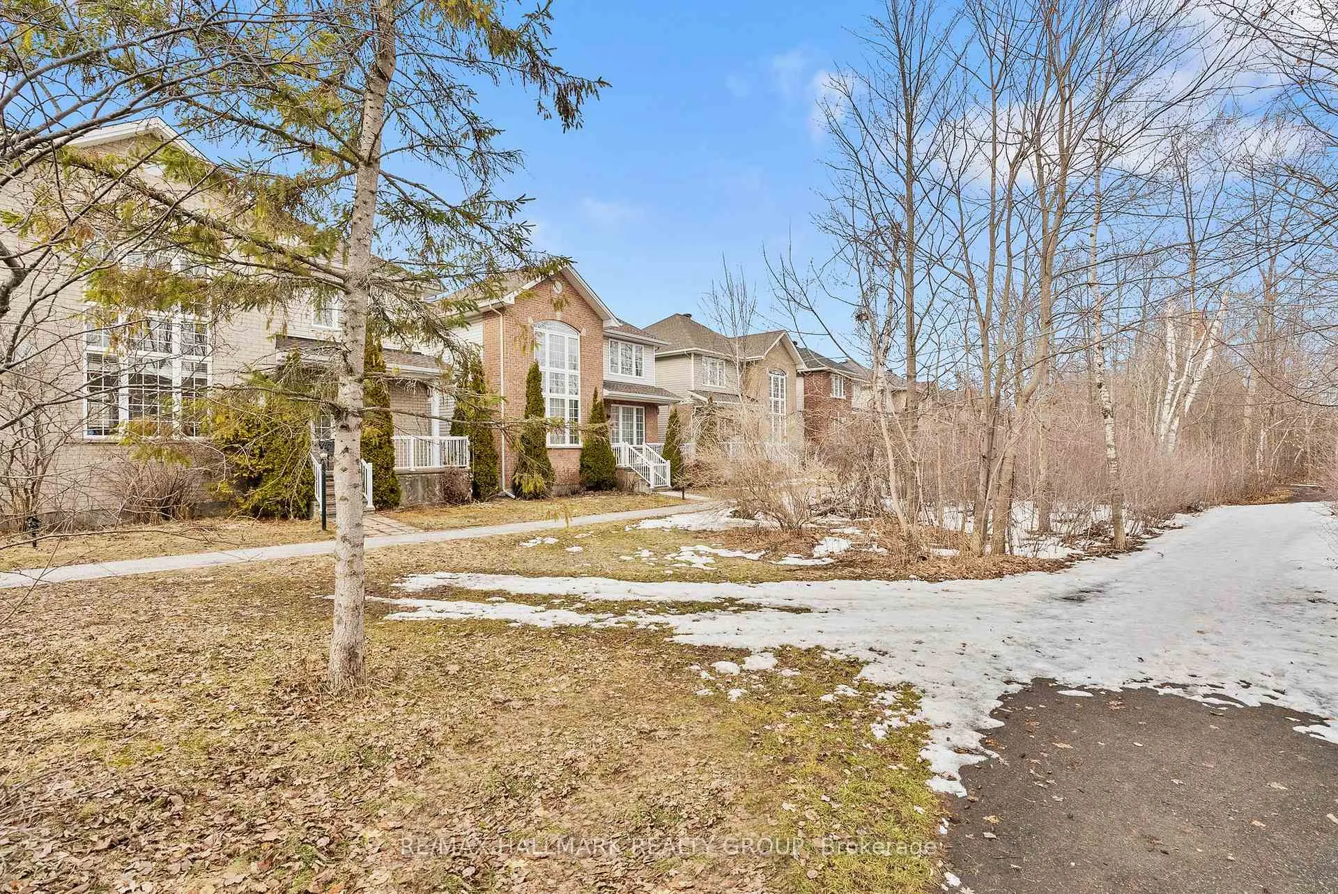 Photo 39 of 303 Parkin Circle, Ottawa, Blossom Park/Kemp Park/Findlay Creek — HOMEH
