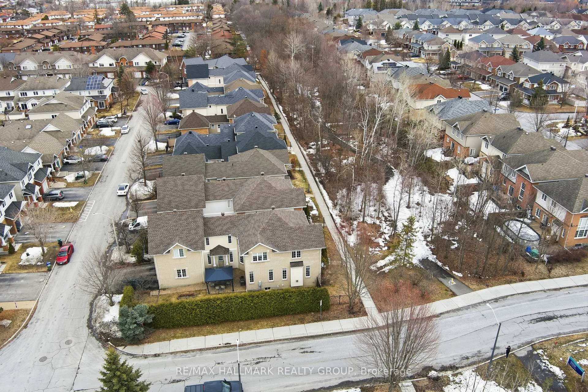 Photo 46 of 303 Parkin Circle, Ottawa, Blossom Park/Kemp Park/Findlay Creek — HOMEH