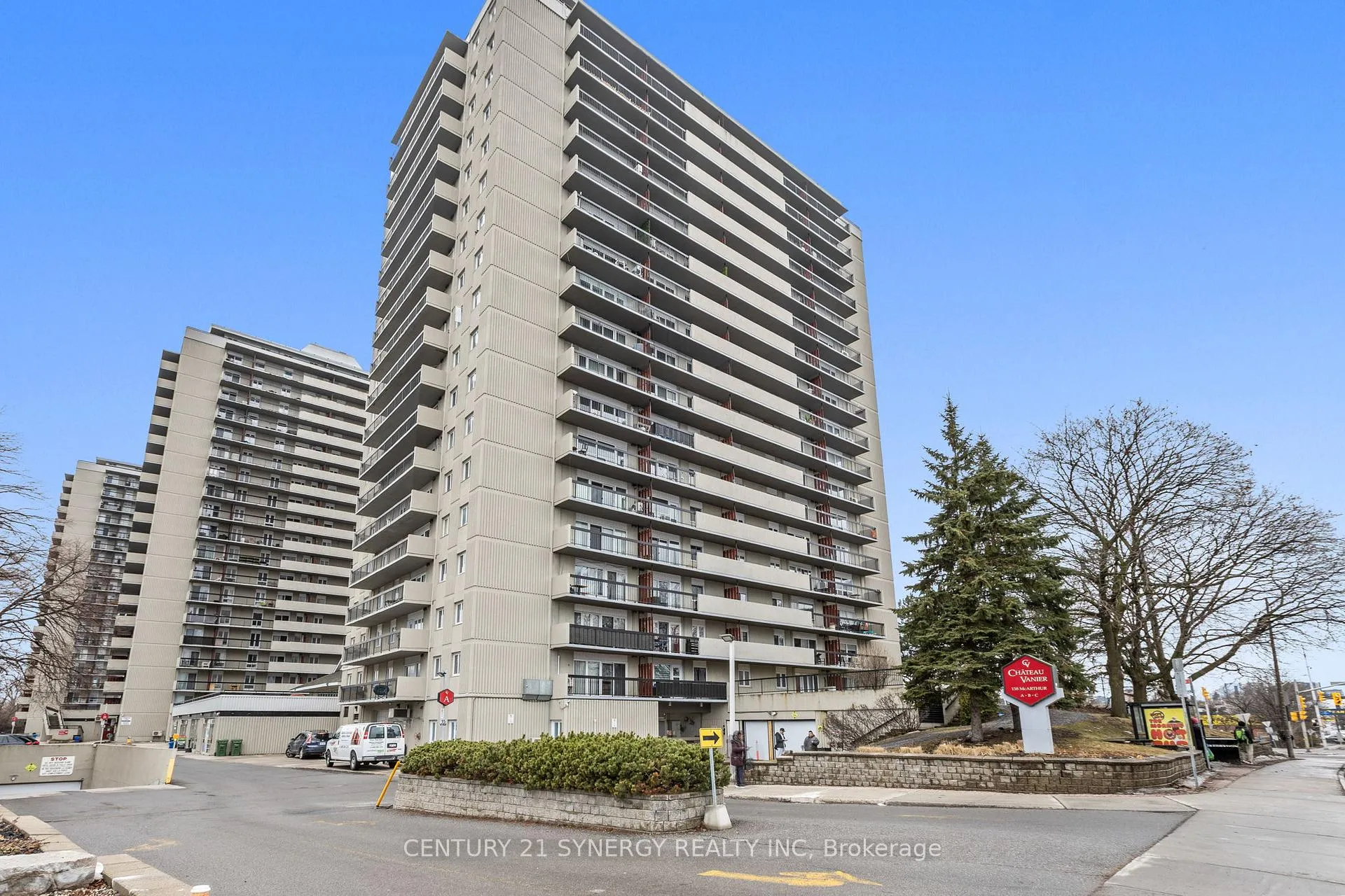Front of Unit 1009, 158A McArthur Avenue