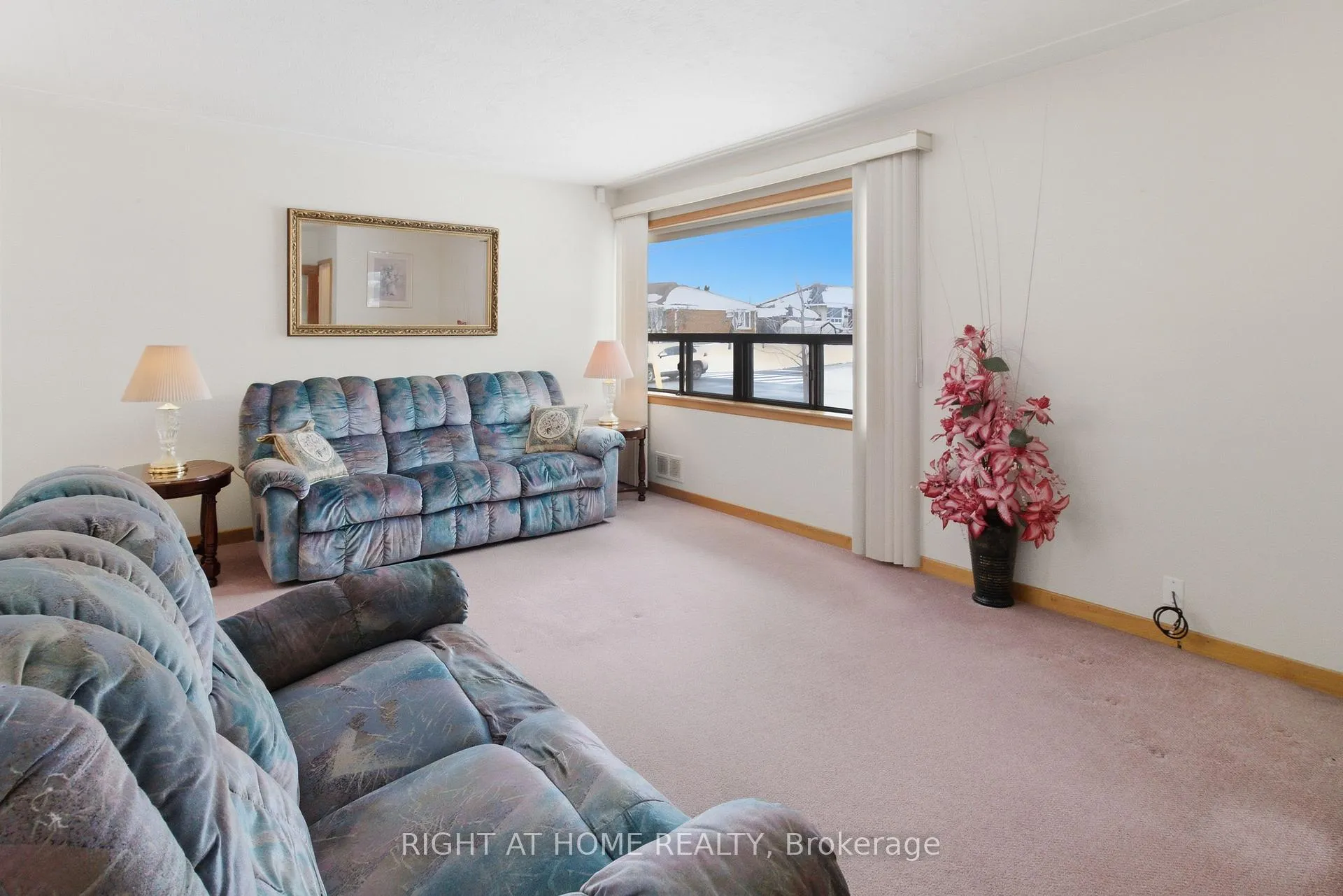 Photo 3 of 53 Tavistock Road, North York, Downsview-Roding-CFB — HOMEH