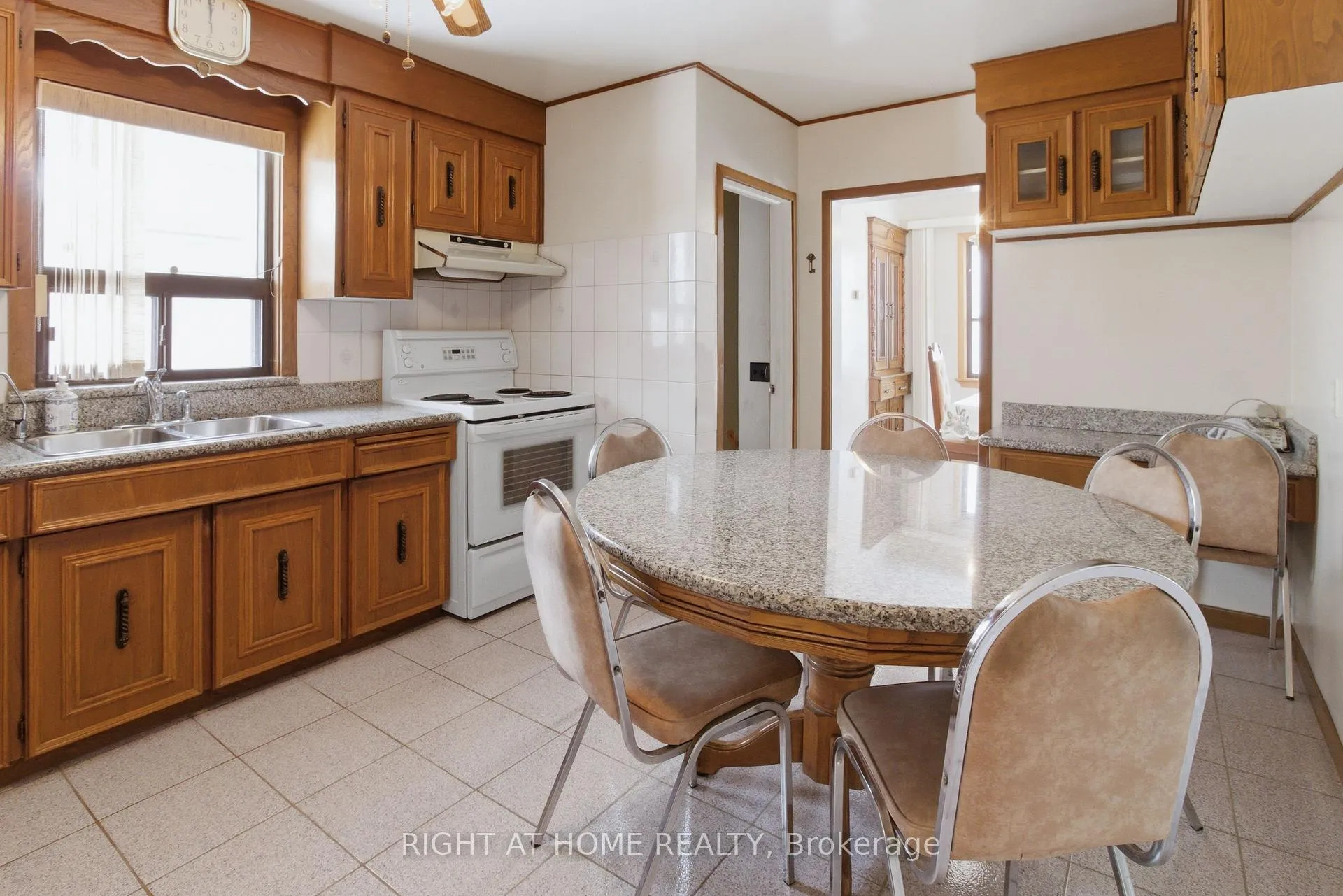 Photo 7 of 53 Tavistock Road, North York, Downsview-Roding-CFB — HOMEH