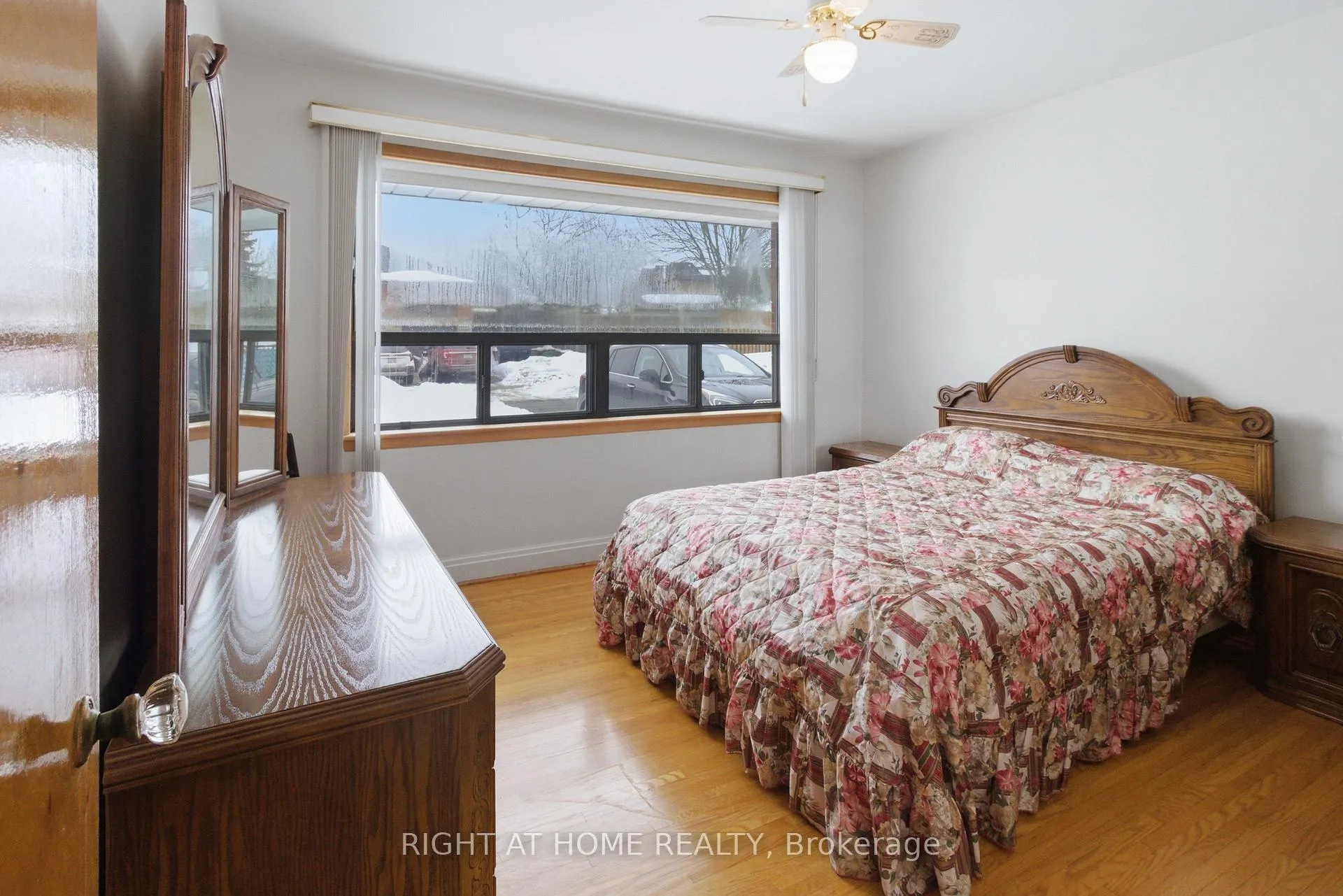 Photo 8 of 53 Tavistock Road, North York, Downsview-Roding-CFB — HOMEH