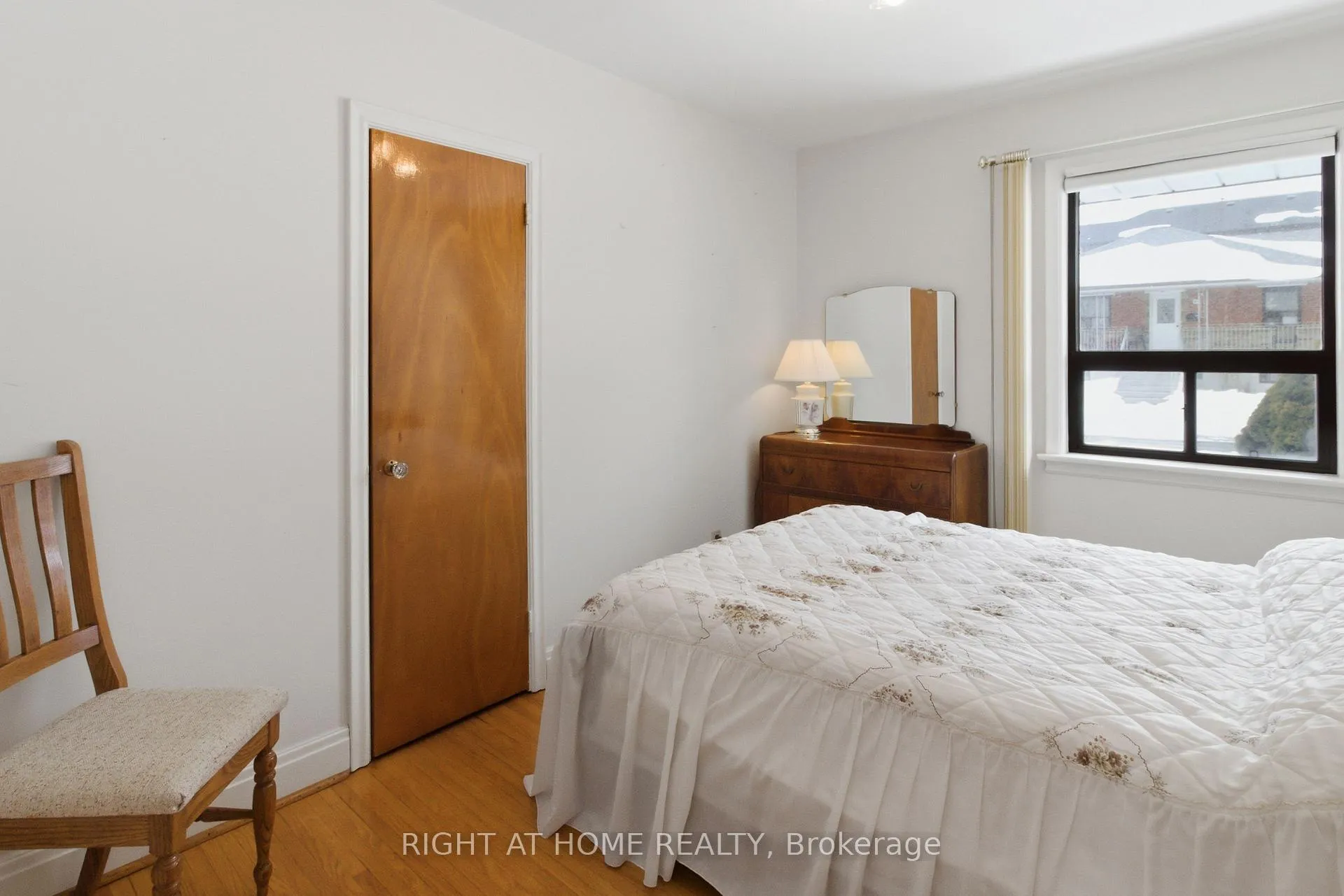 Photo 10 of 53 Tavistock Road, North York, Downsview-Roding-CFB — HOMEH