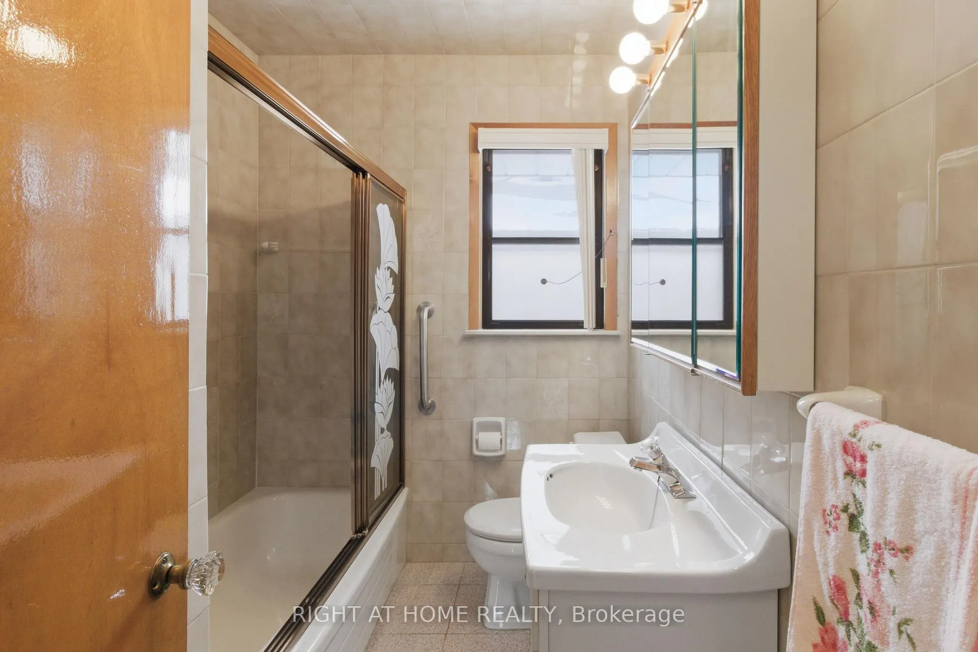 Photo 12 of 53 Tavistock Road, North York, Downsview-Roding-CFB — HOMEH