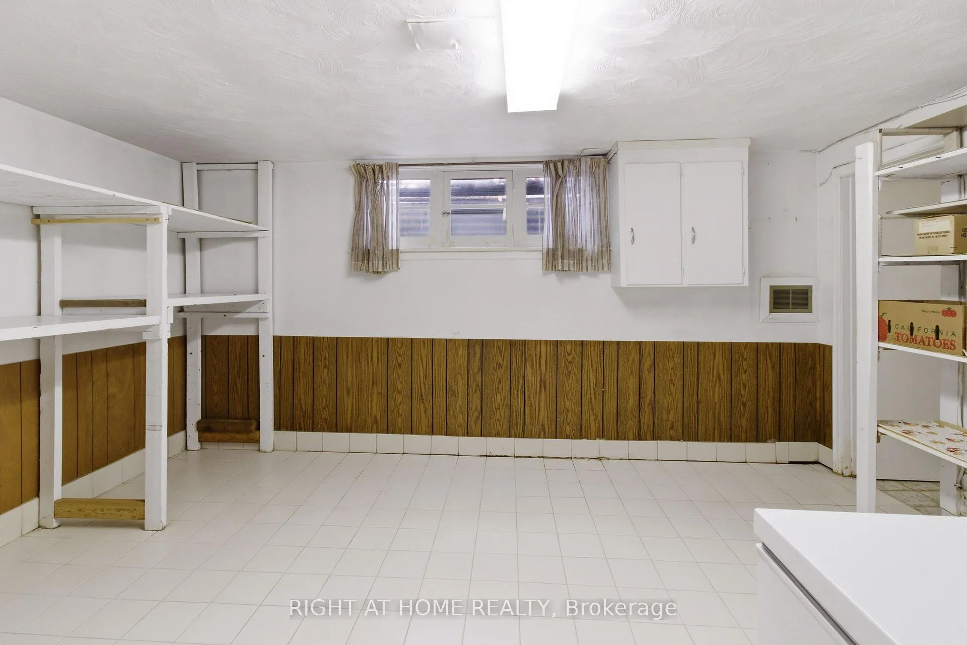 Photo 15 of 53 Tavistock Road, North York, Downsview-Roding-CFB — HOMEH