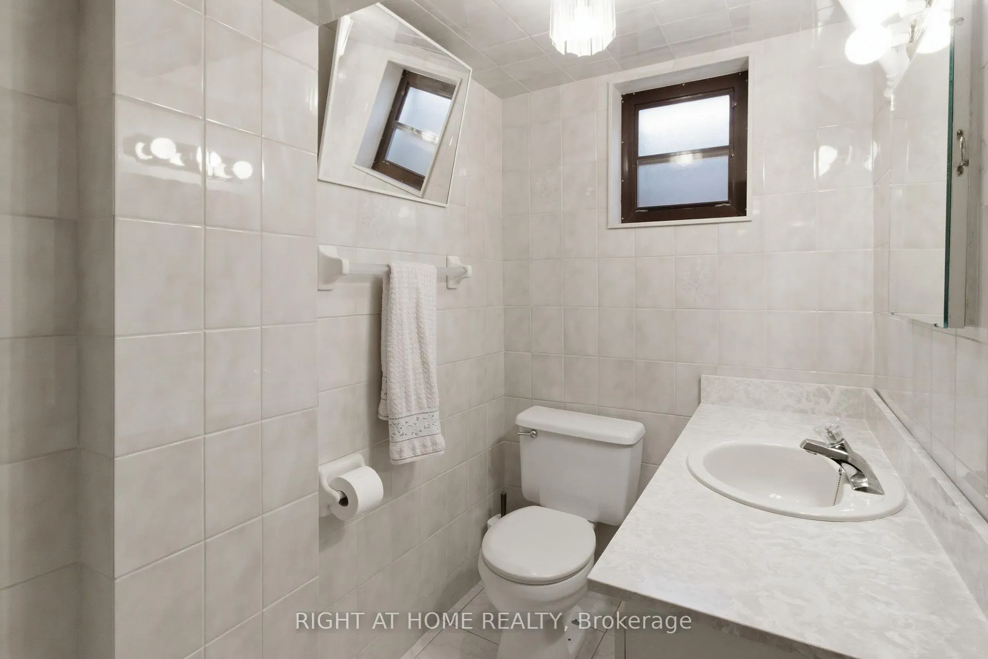 Photo 20 of 53 Tavistock Road, North York, Downsview-Roding-CFB — HOMEH